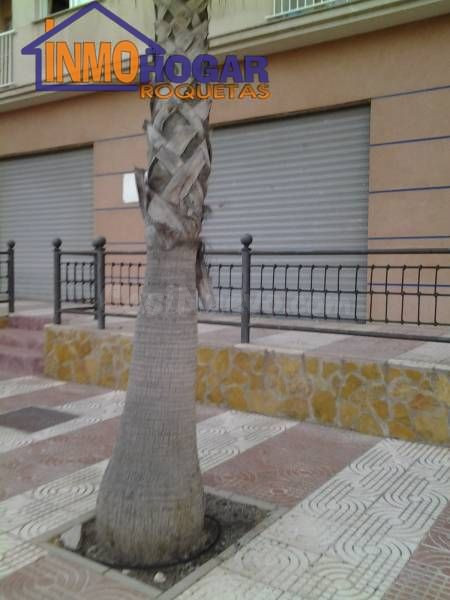 LOCAL EN BASTO EN ROQUETAS DE MAR. VENDER O ALQUILAR UN TROZ - foto 4