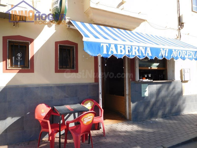¡Oportunidad Única: Vivienda con Local Bar en El Solanillo, 