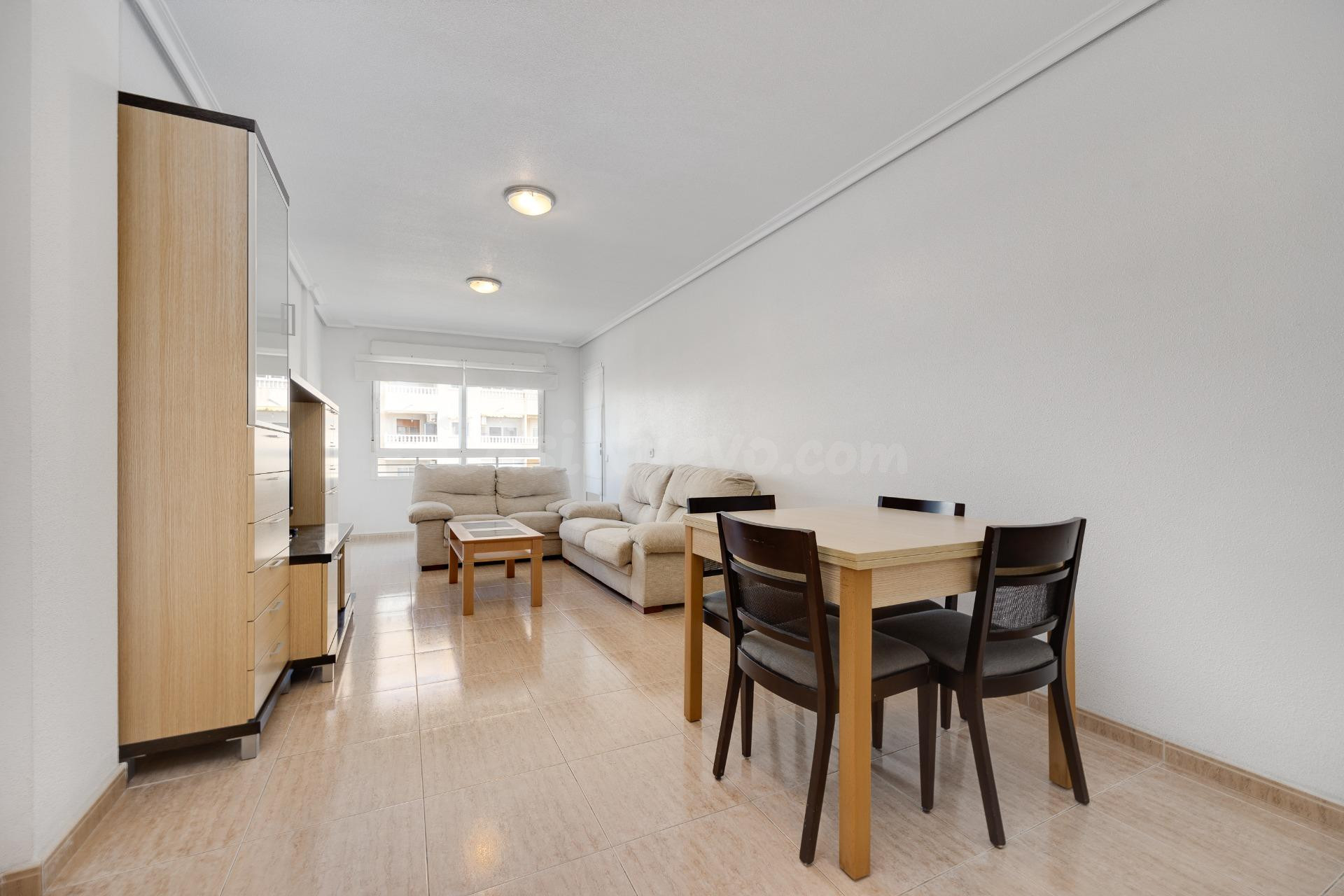 Venta de amplio apartamento seminuevo Ed.Torreaguas Torrevie - foto 2