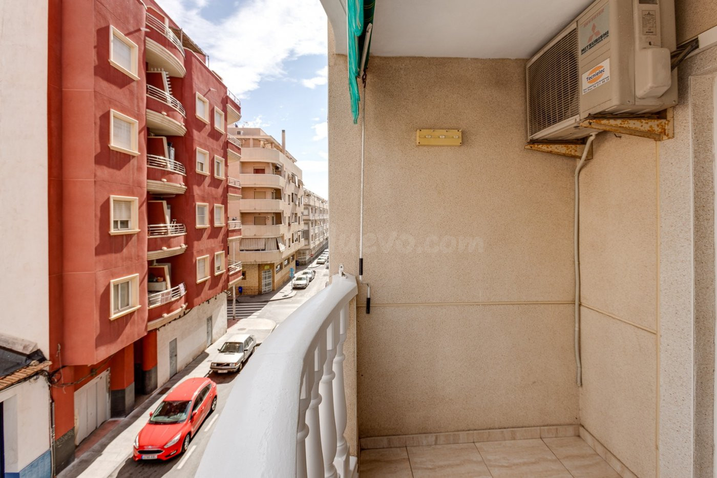 Apartamento Moderno con Vistas Laterales al Mar a 500 m de la Playa del Cura – Torrevieja Centro - foto 2