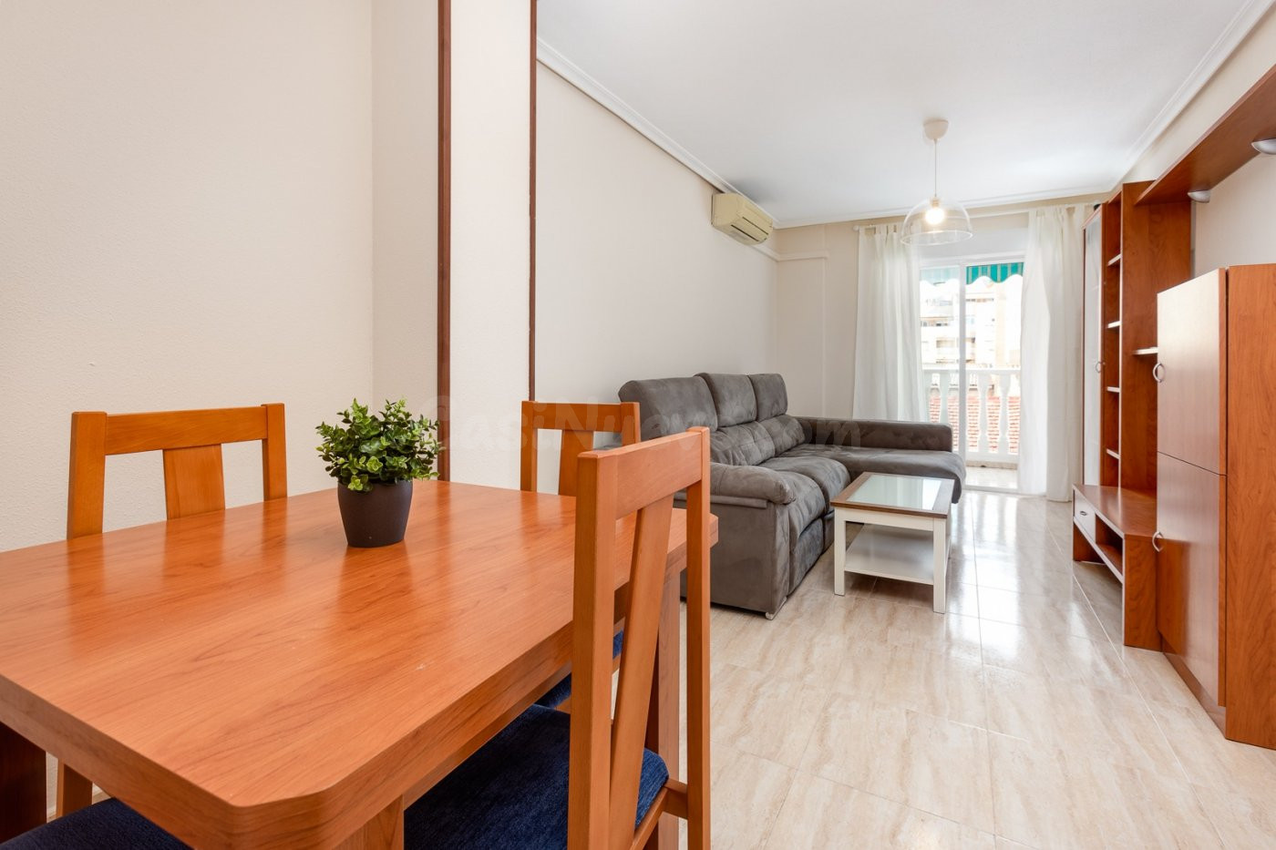 Apartamento Moderno con Vistas Laterales al Mar a 500 m de la Playa del Cura – Torrevieja Centro - foto 4