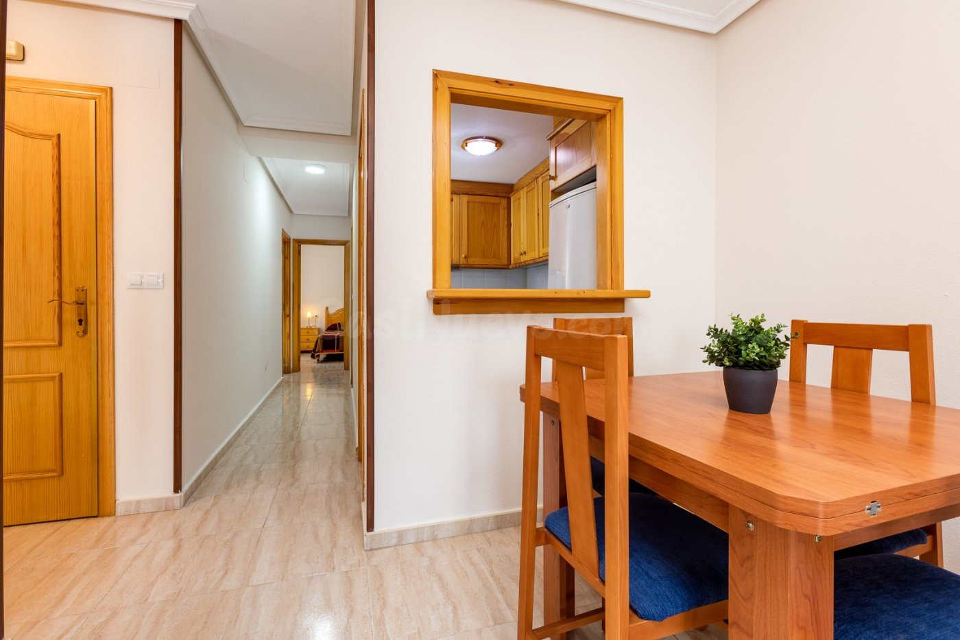 Apartamento Moderno con Vistas Laterales al Mar a 500 m de la Playa del Cura – Torrevieja Centro - foto 5