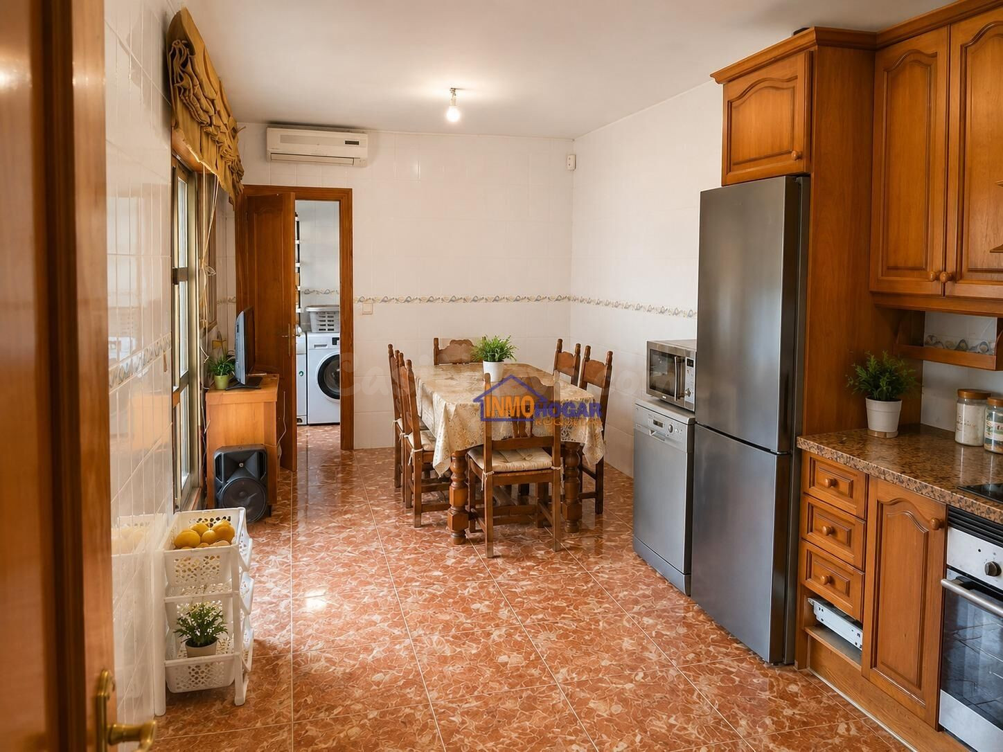 Adosado 4 dormitorios, jardín privado, garaje y una ubicación privilegiada en El Ejido.