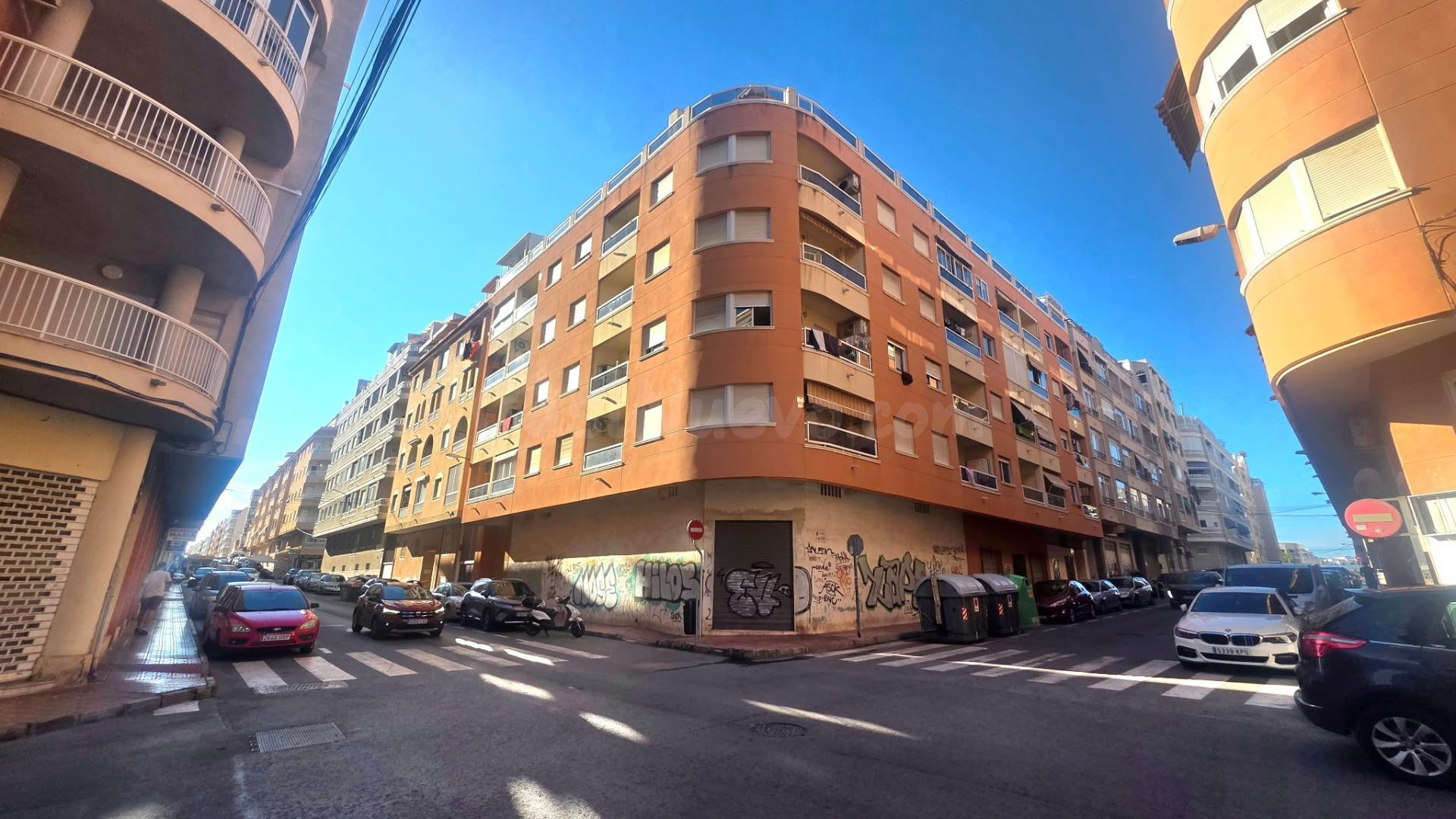 Ático de 3 Dormitorios con Piscina Comunitaria a 500 m de la Playa – Zona Estación de Autobuses, Torrevieja