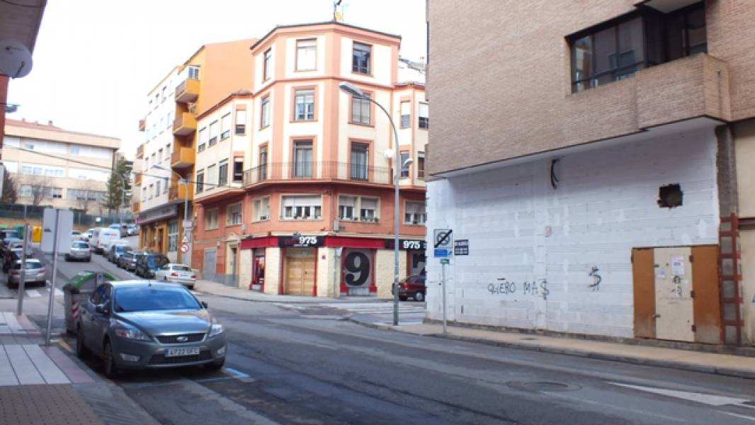 Alquler Local comercial 110 m2, 5 m. altura, INSONORIZADO, e