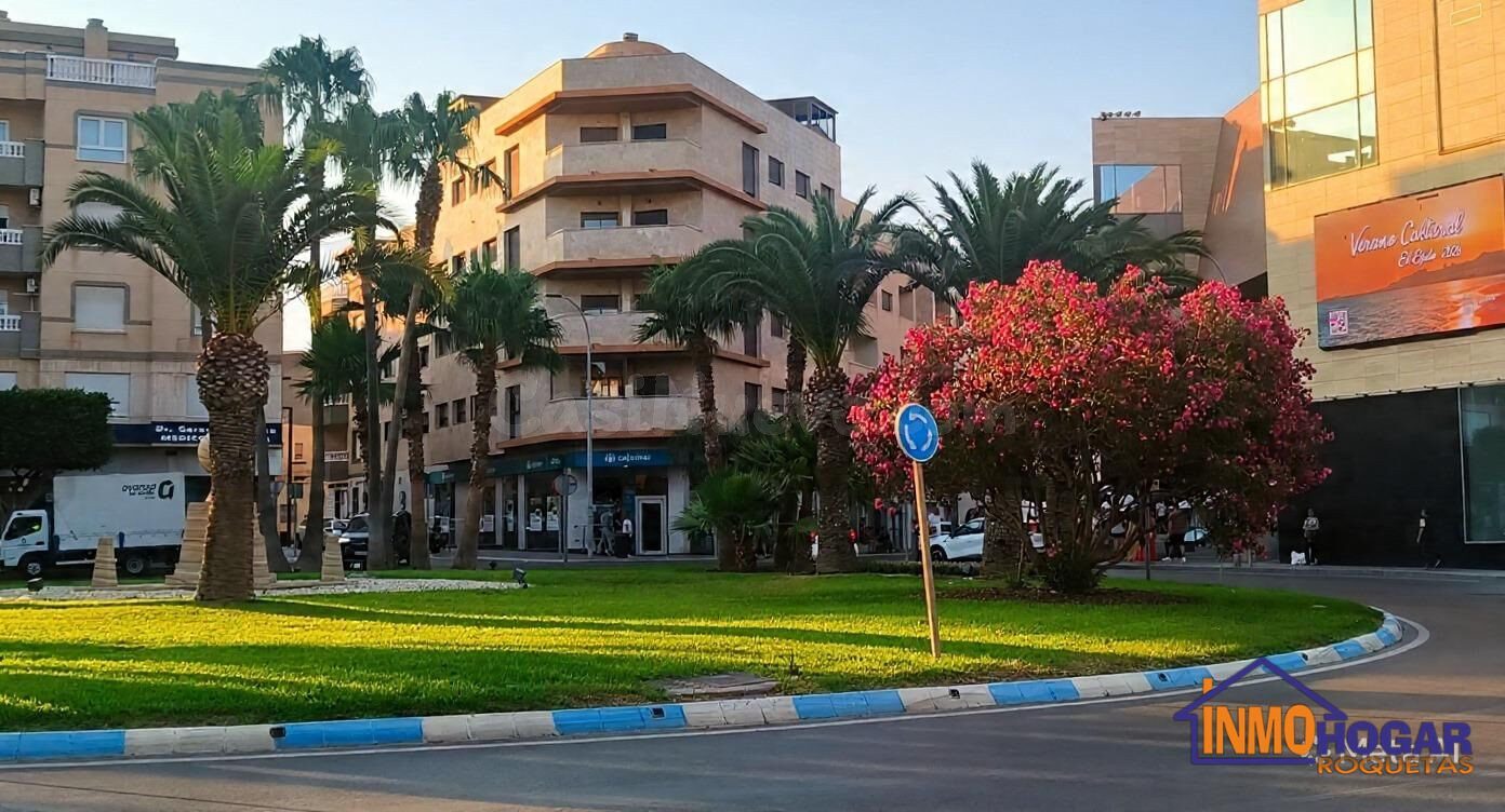 Amplio y Luminoso Piso en el Centro de El Ejido por solo €155,000
