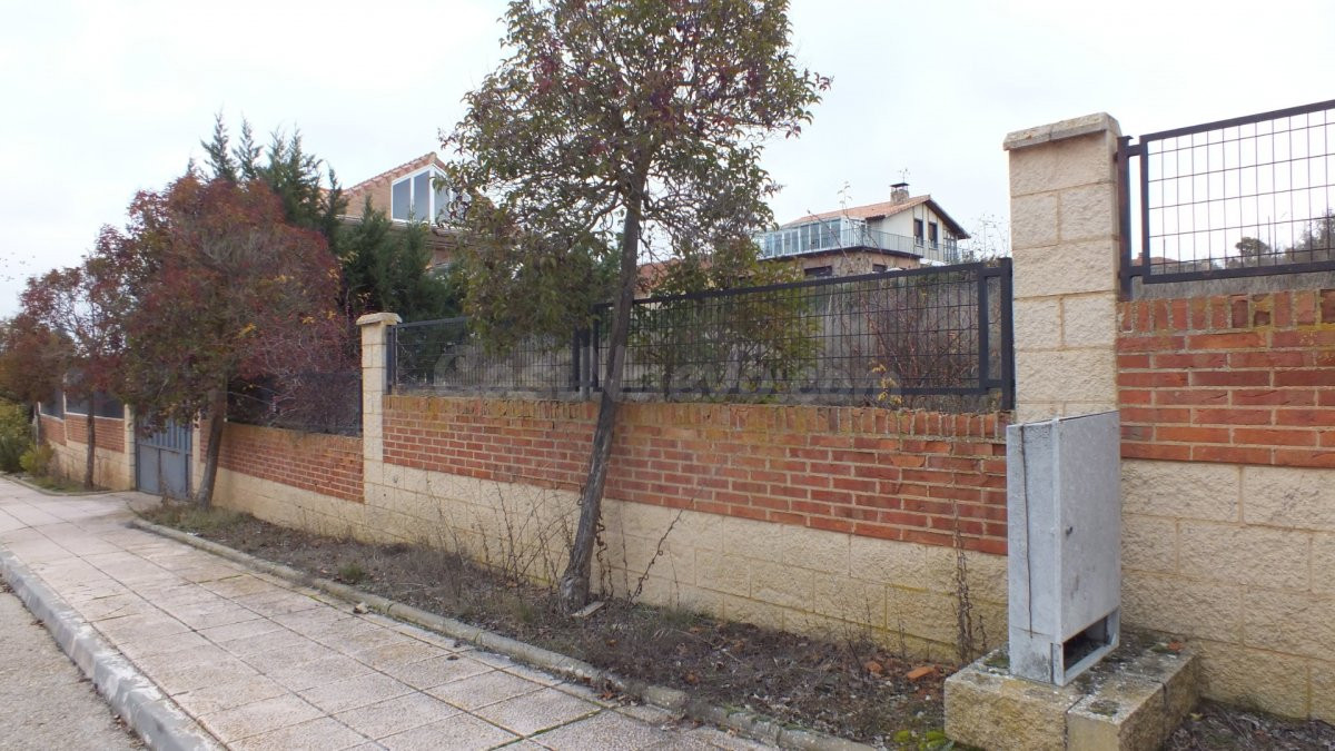Suelo urbano en Garray - foto 2