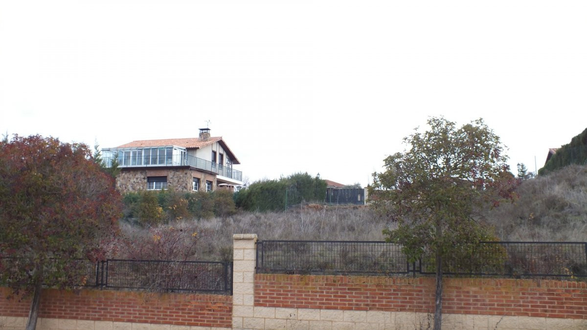 Suelo urbano en Garray - foto 3