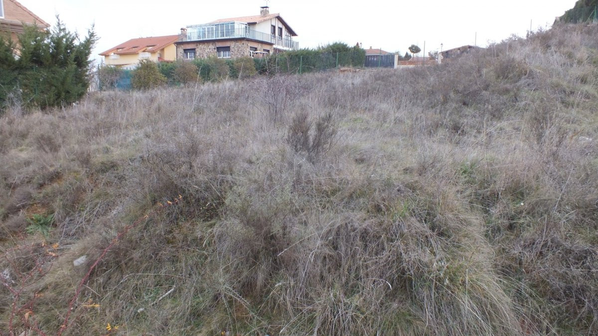 Suelo urbano en Garray - foto 4