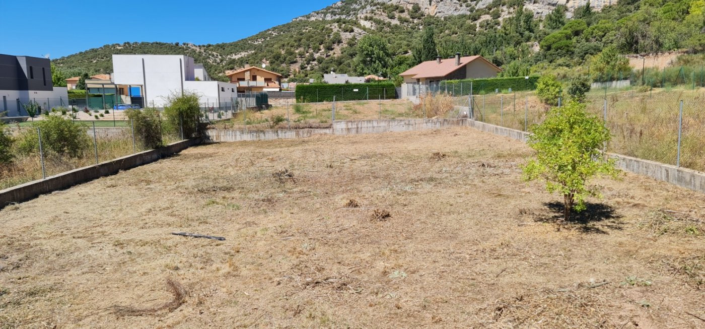 Parcela en Urbanización La Toba- Fuentetoba - foto 2