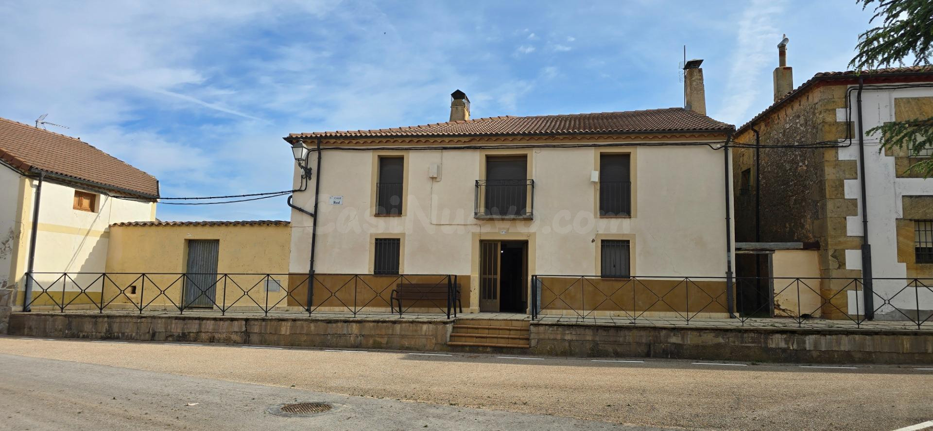 275 m2 de Vivienda unifamiliar con 250 m2 de jardín en Naval - foto 2