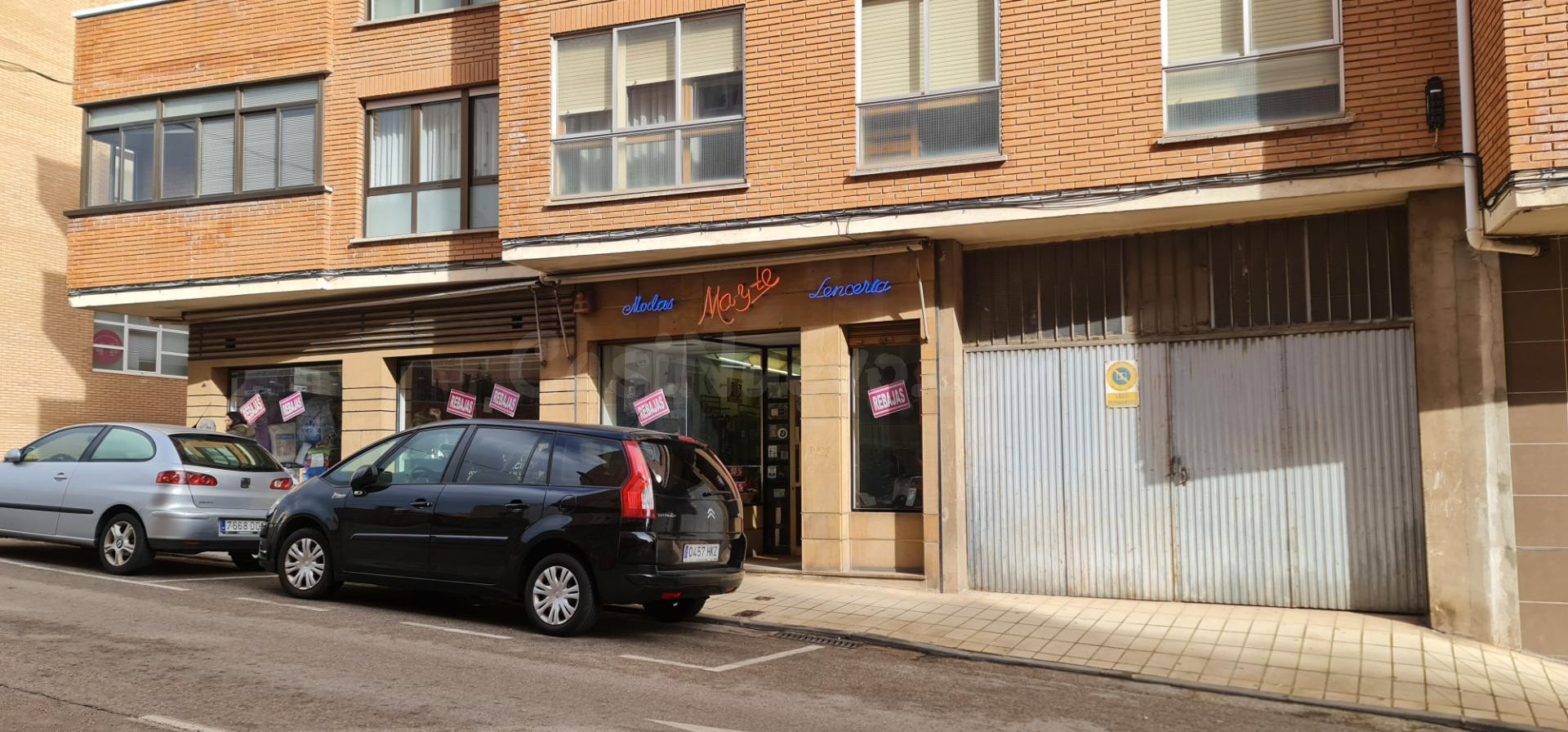Local comercial en Alquiler, con 100 m2. aprox. Esquina Garc - foto 2