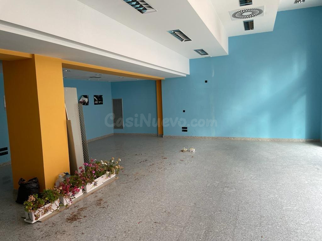 Local comercial en calle Merineros con entreplanta. 16 metro - foto 4