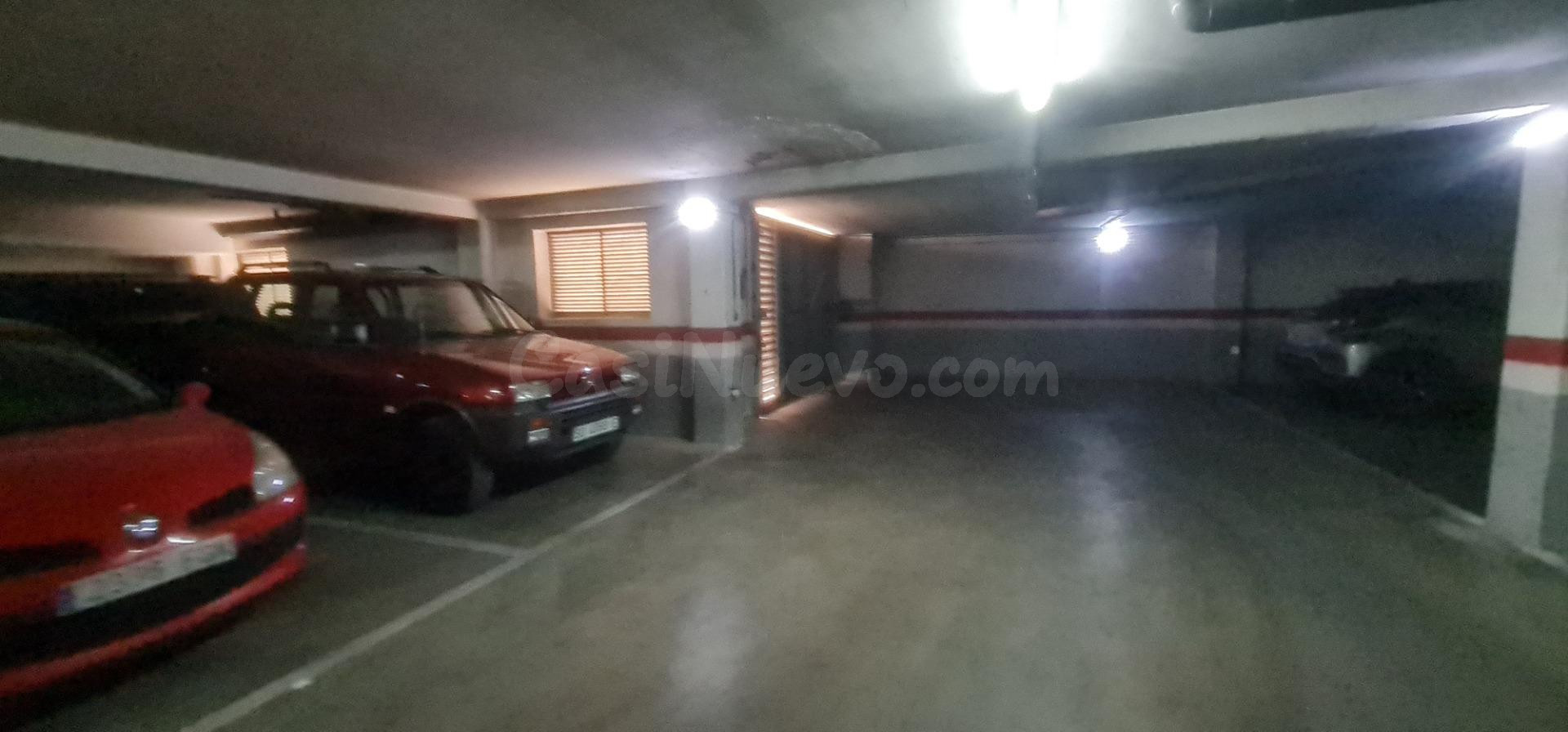 Plaza de garaje a pocos minutos del centro - foto 4