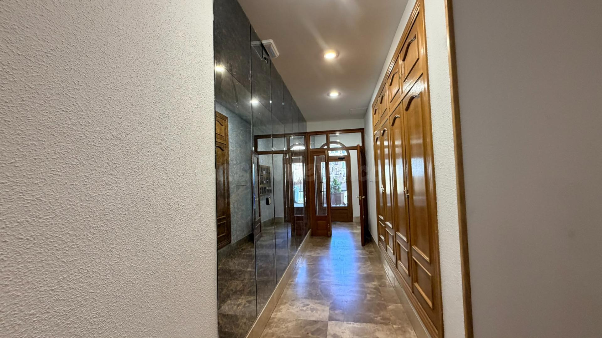 127 m2 con doble posibilidad: oficina funcional o vivienda a - foto 3
