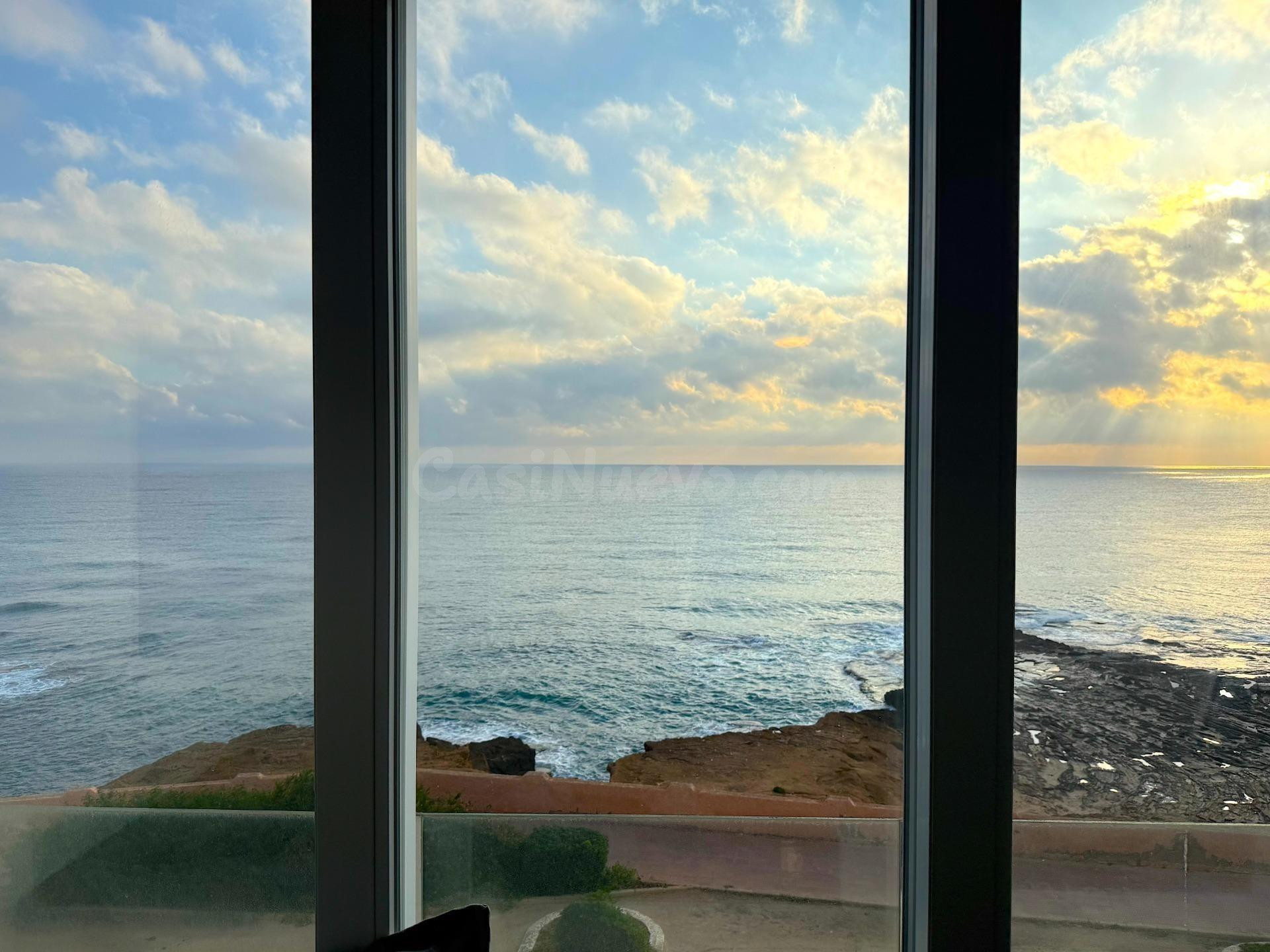 Apartamento de un dormitorio con vistas frontales al mar | C - foto 2