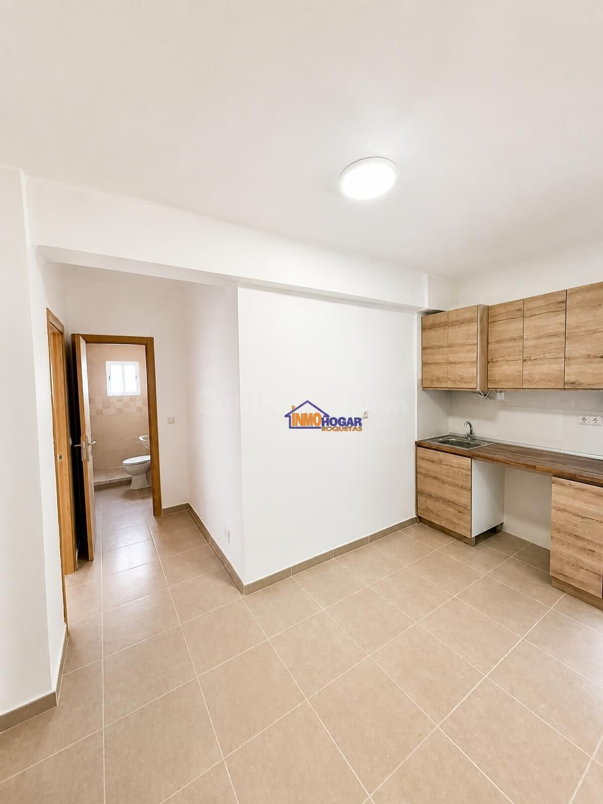 Piso reformado en el corazón de Roquetas de Mar por solo 58, - foto 2