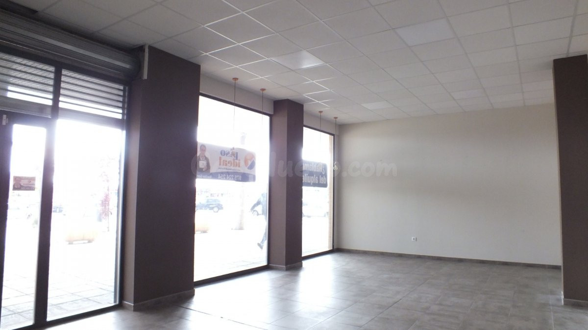 Invierte en rentabilidad comprando este local comercial. ¡Una super oportunidad! - foto 4