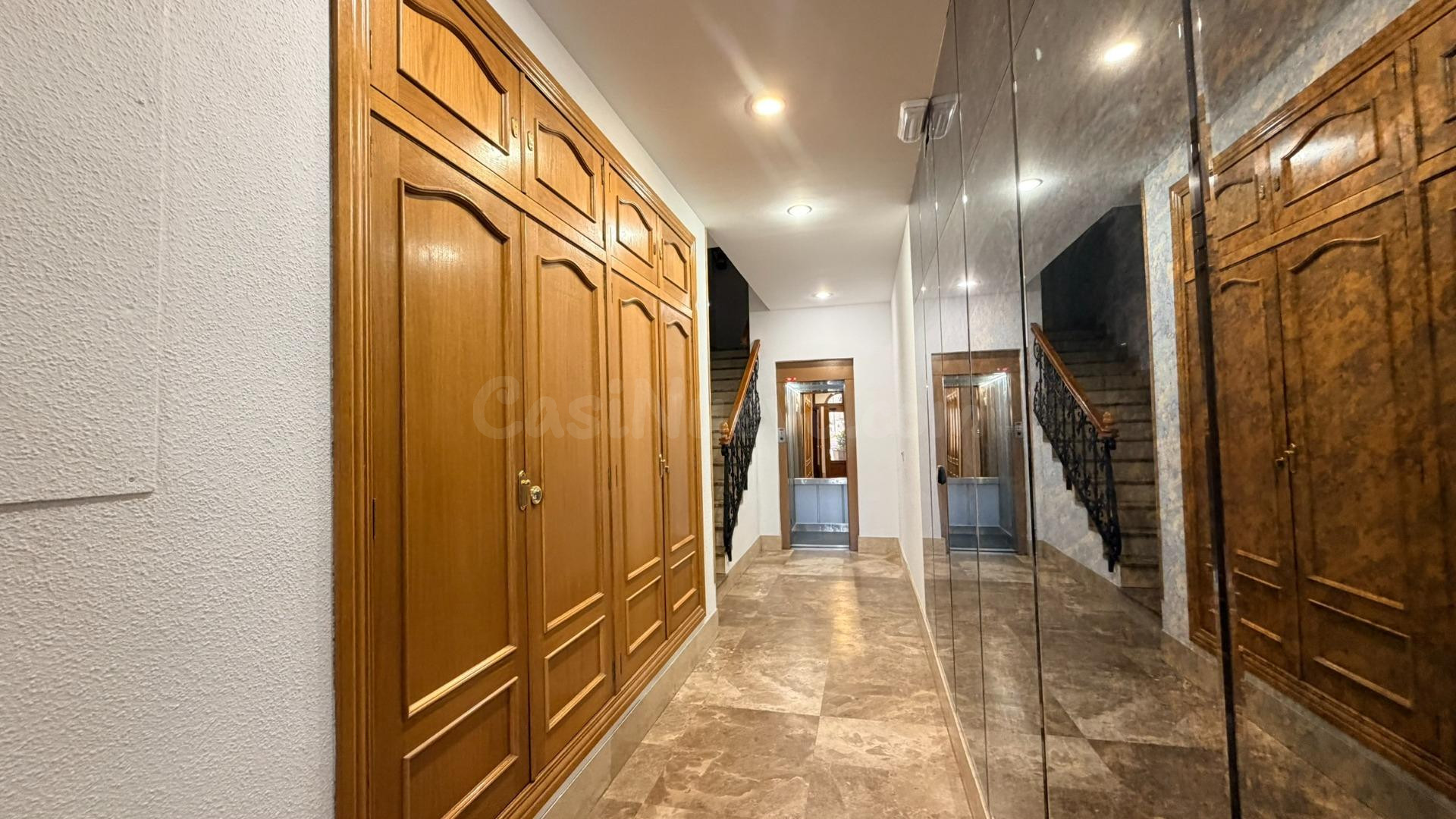 Amplia oficina de 135 m2 en ubicación estratégica, lista par - foto 2