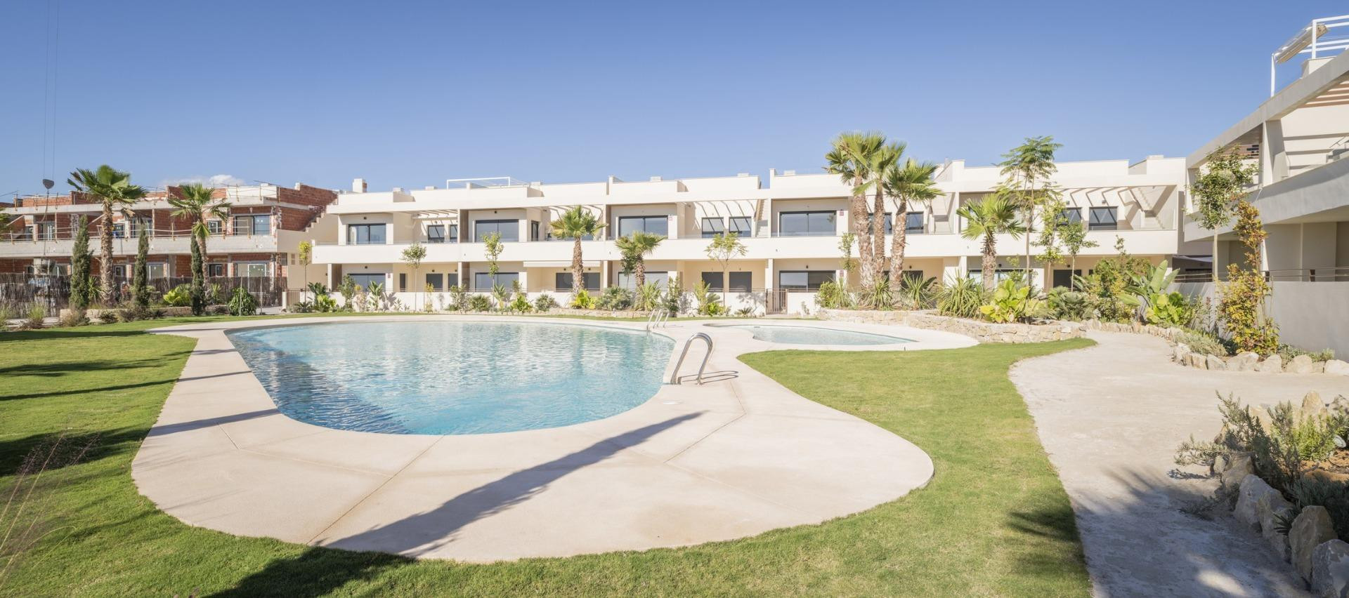 BUNGALOW DE DISEÑO JUNTO AL MAR