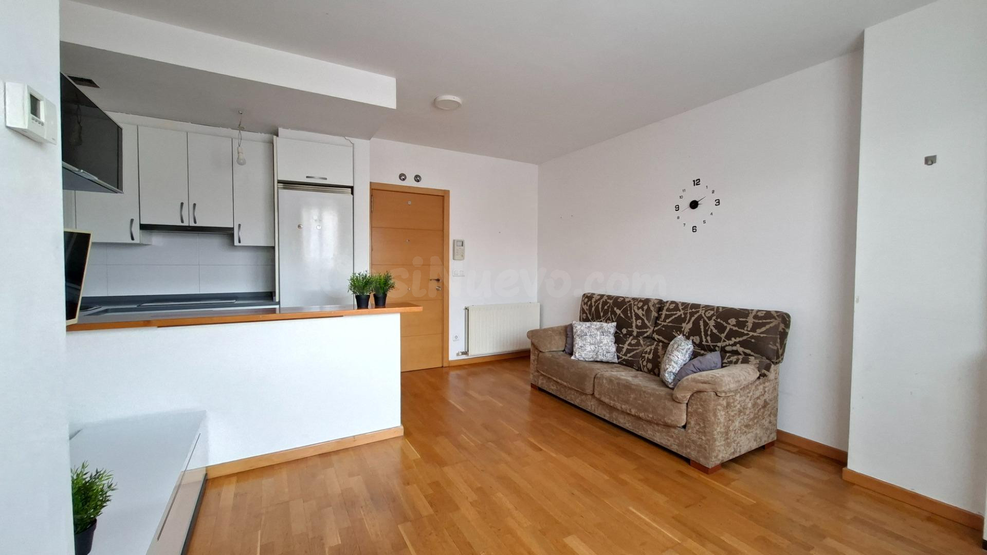 Apartamento en Camaretas: tu primera vivienda o una inversión inteligente. - foto 3