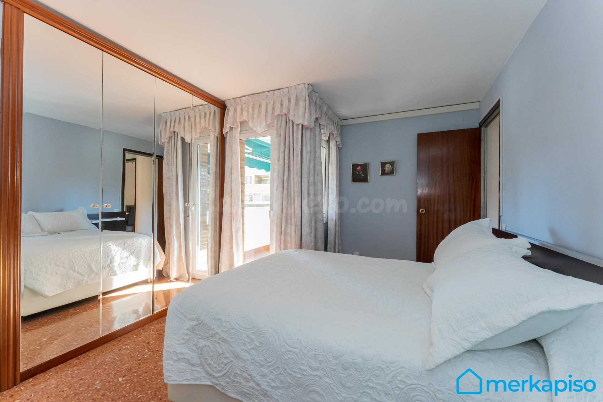Vivienda en Esplugues de tres habitaciones dos baños y ascen - foto 5