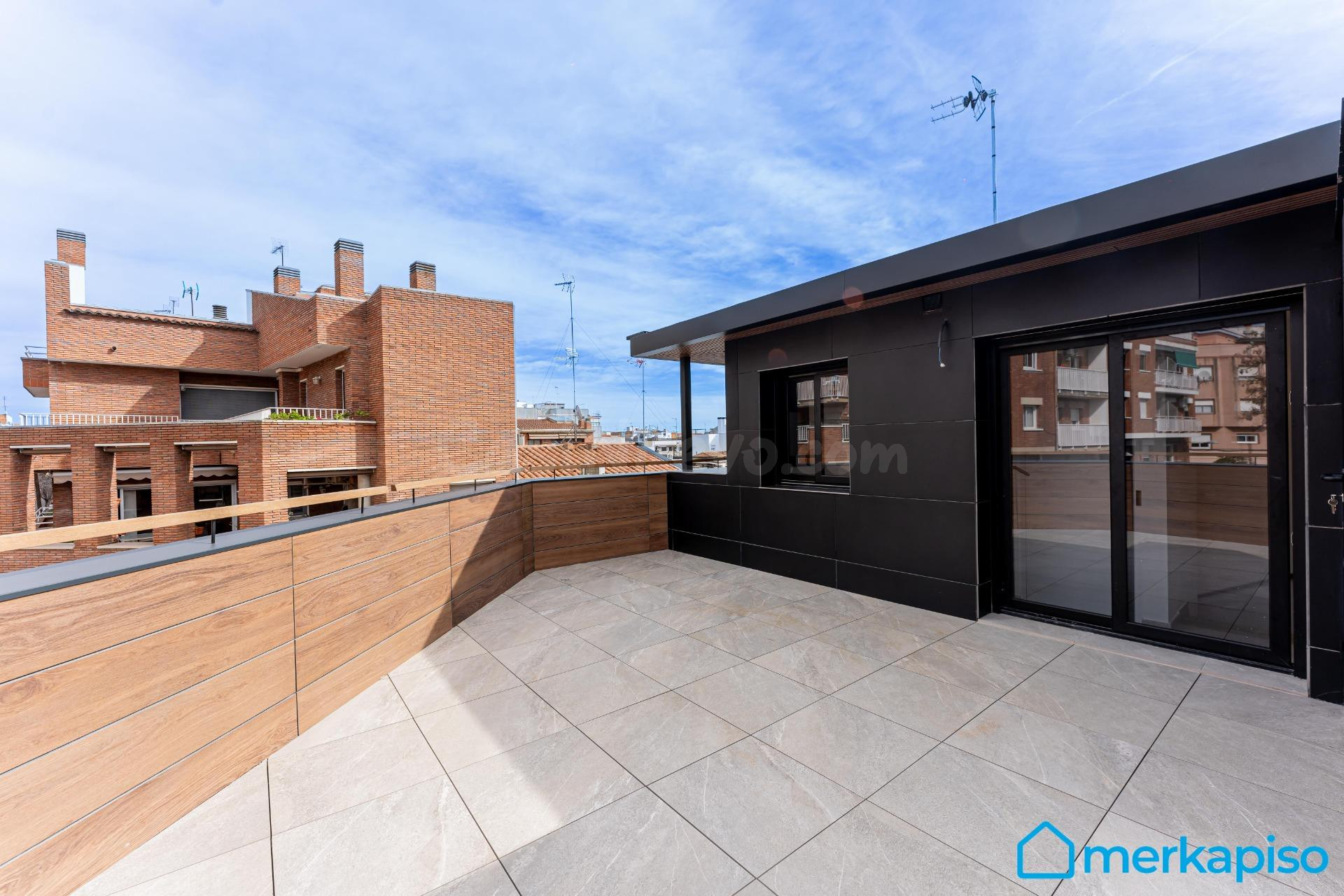 Se vende adosado de obra nueva con ascensor junto a la Aving - foto 5