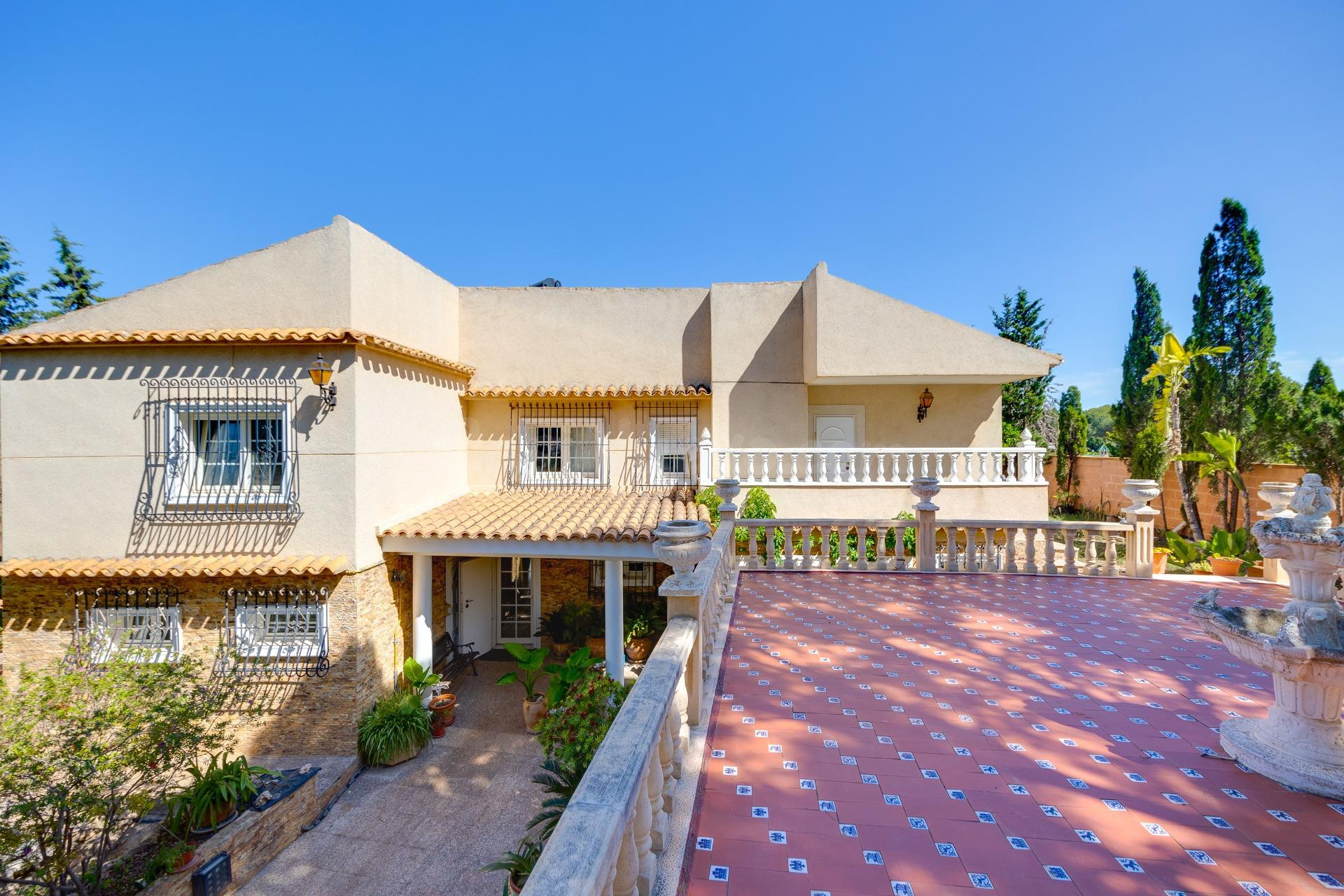 Amplio chalet independiente con piscina privada en Los Balco
