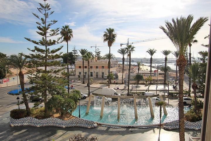 Piso frente al Puerto deportivo de Torrevieja