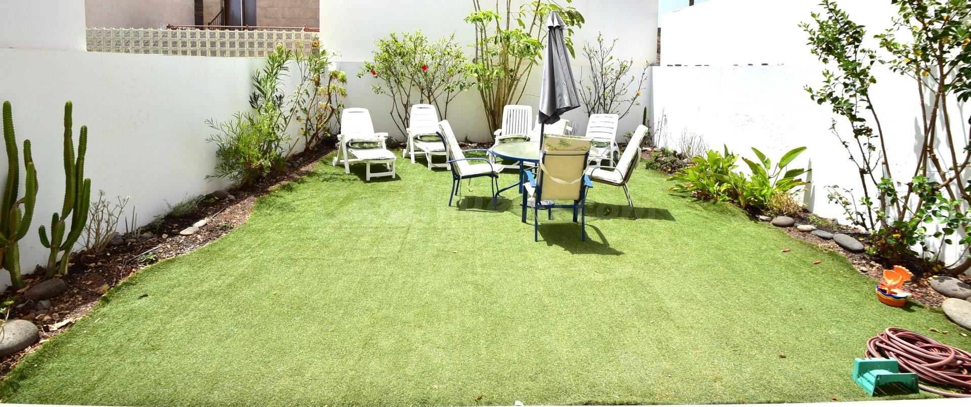 Adosado en Fasnia 3 habitaciones con terraza y jardín. - foto 3