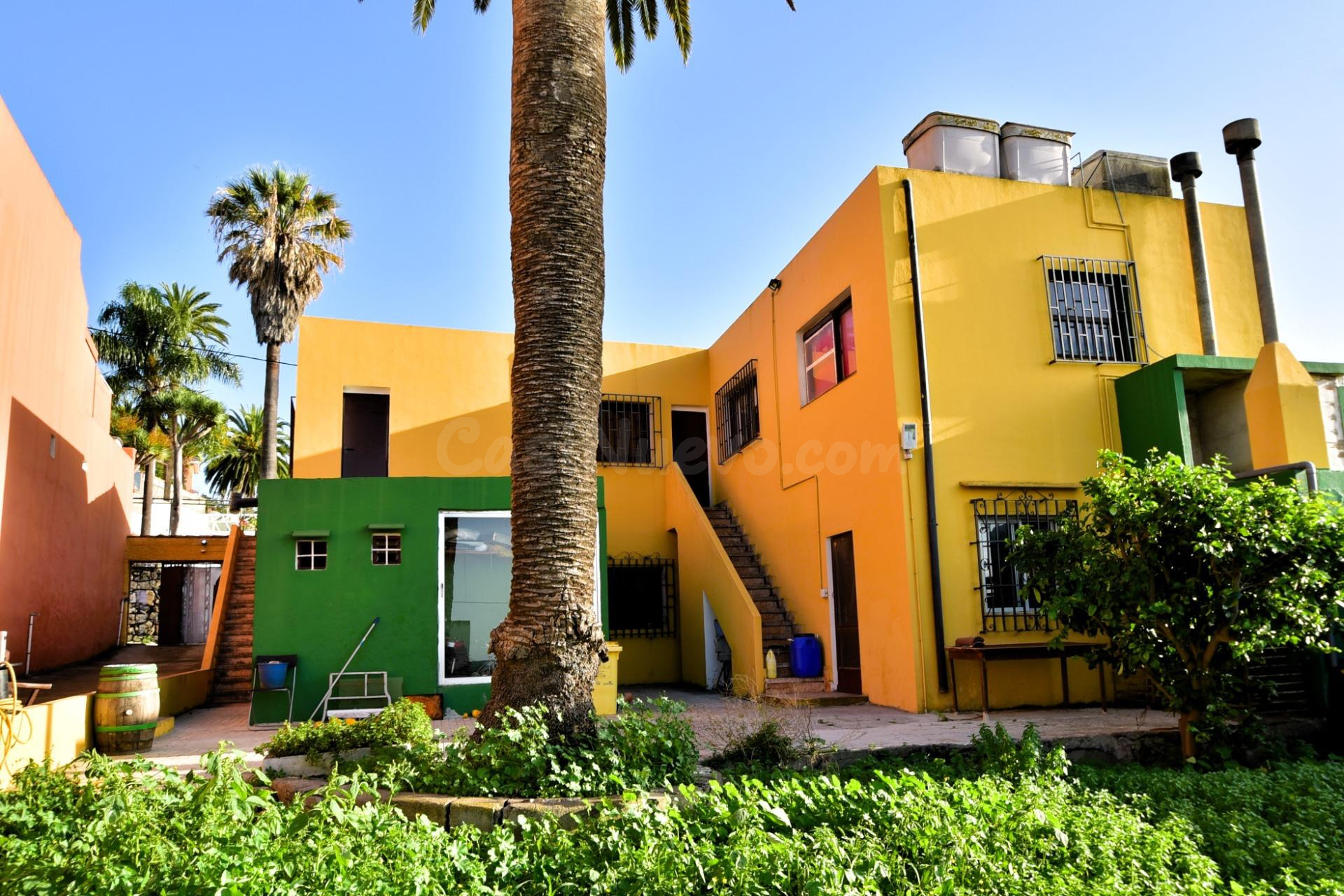 Casa Tradicional Canaria con Amplio Jardín