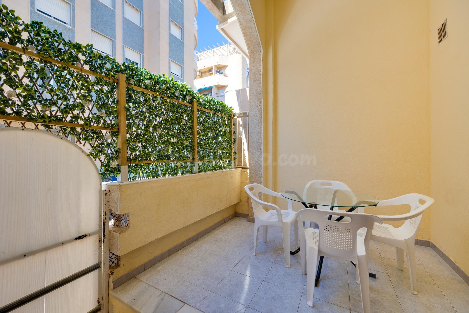 Piso de 2 dormitorios, zona Habaneras, 500 m de la playa