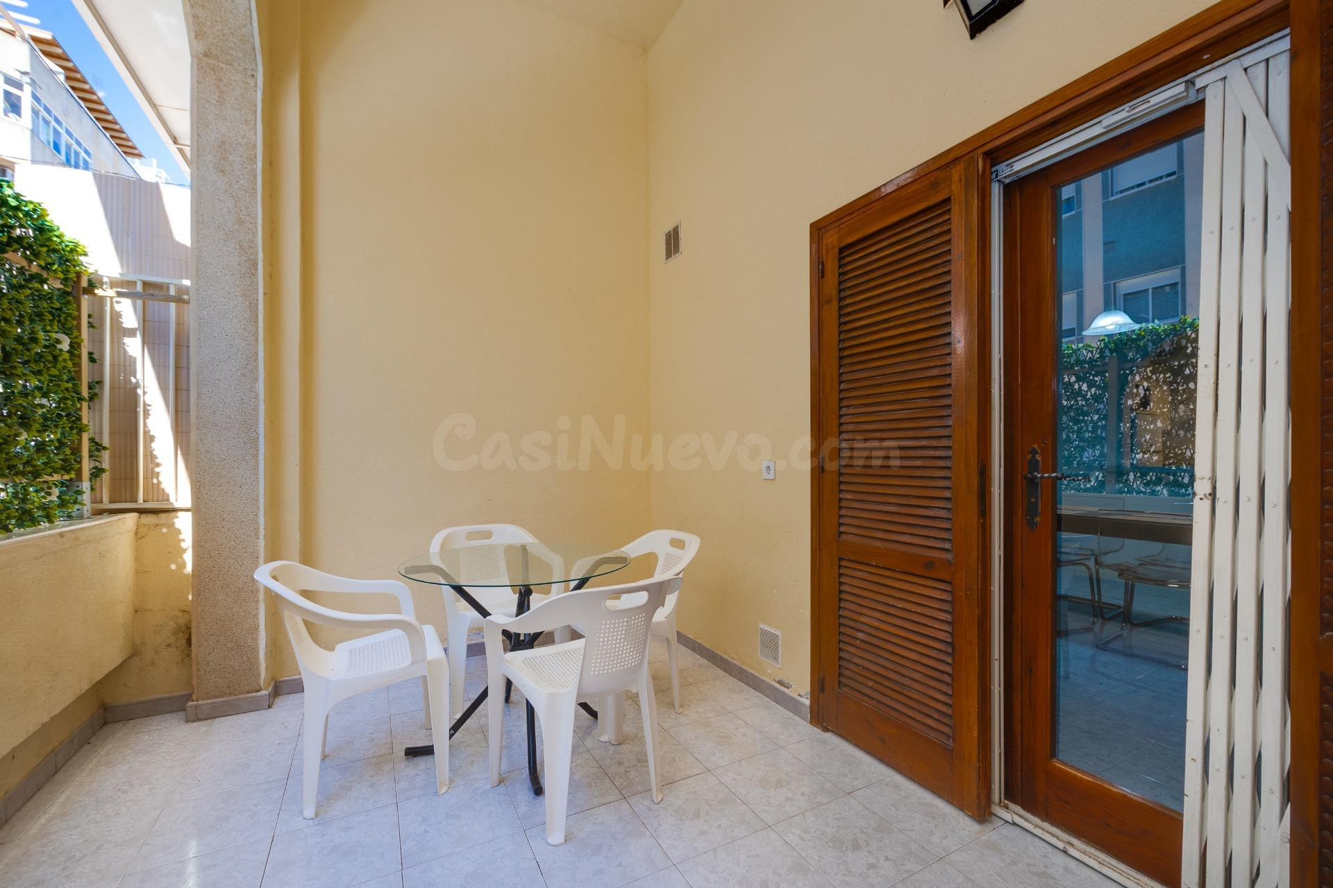 Piso de 2 dormitorios, zona Habaneras, 500 m de la playa - foto 2