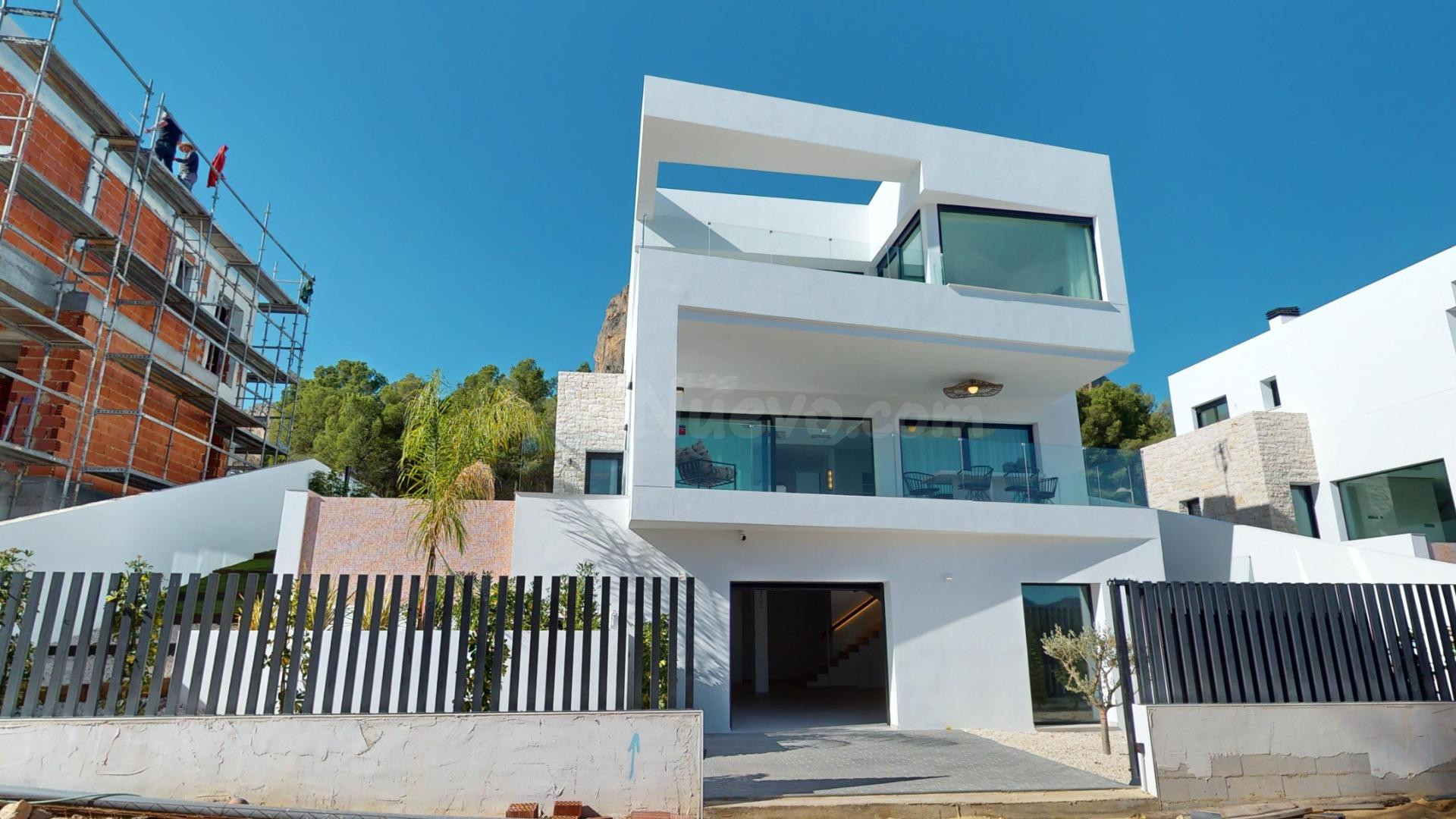 Villa de Lujo 3 habitaciones 293m² en venta - Urbanizaciones