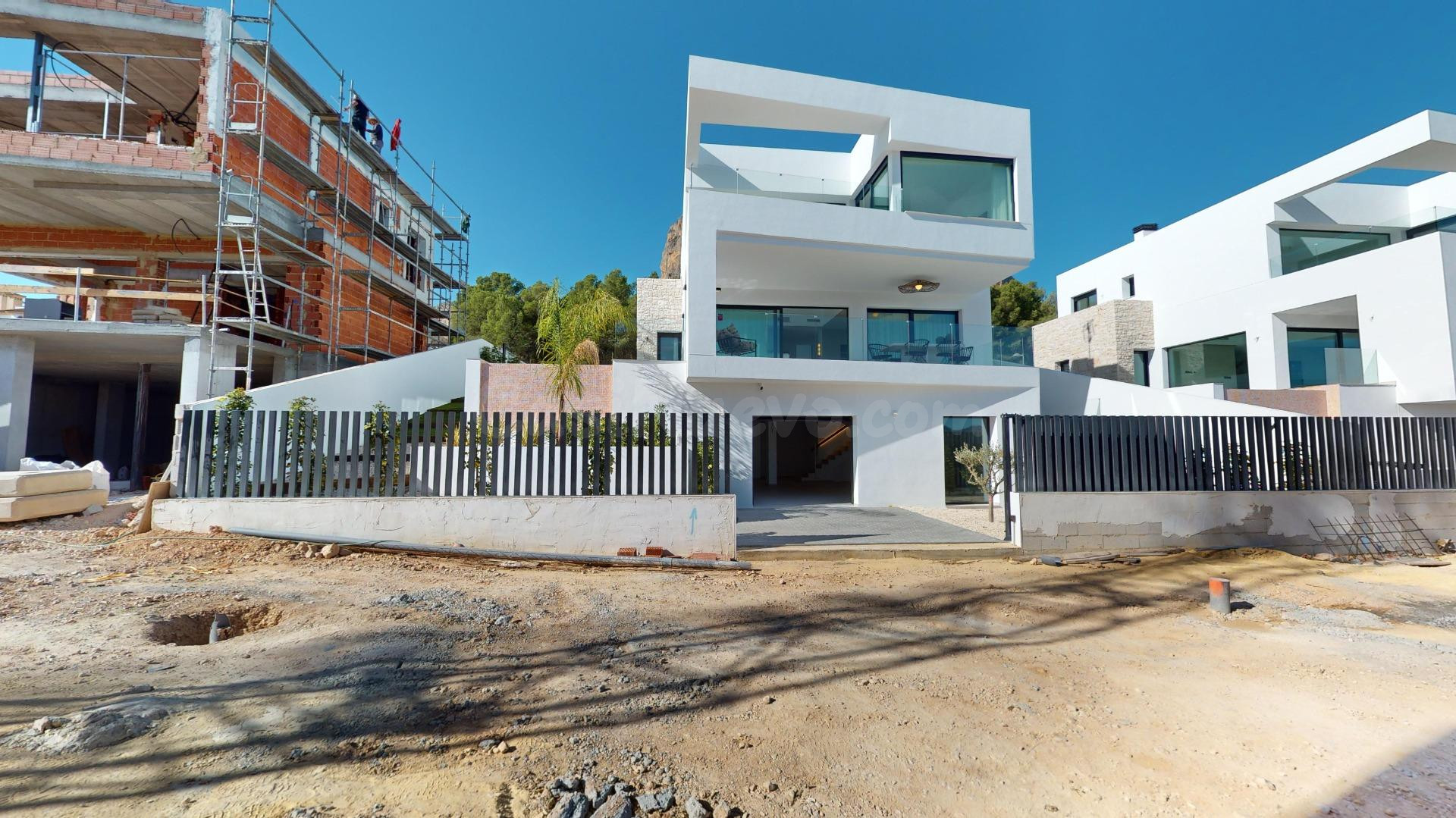 Villa de Lujo 3 habitaciones 293m² en venta - Urbanizaciones - foto 2