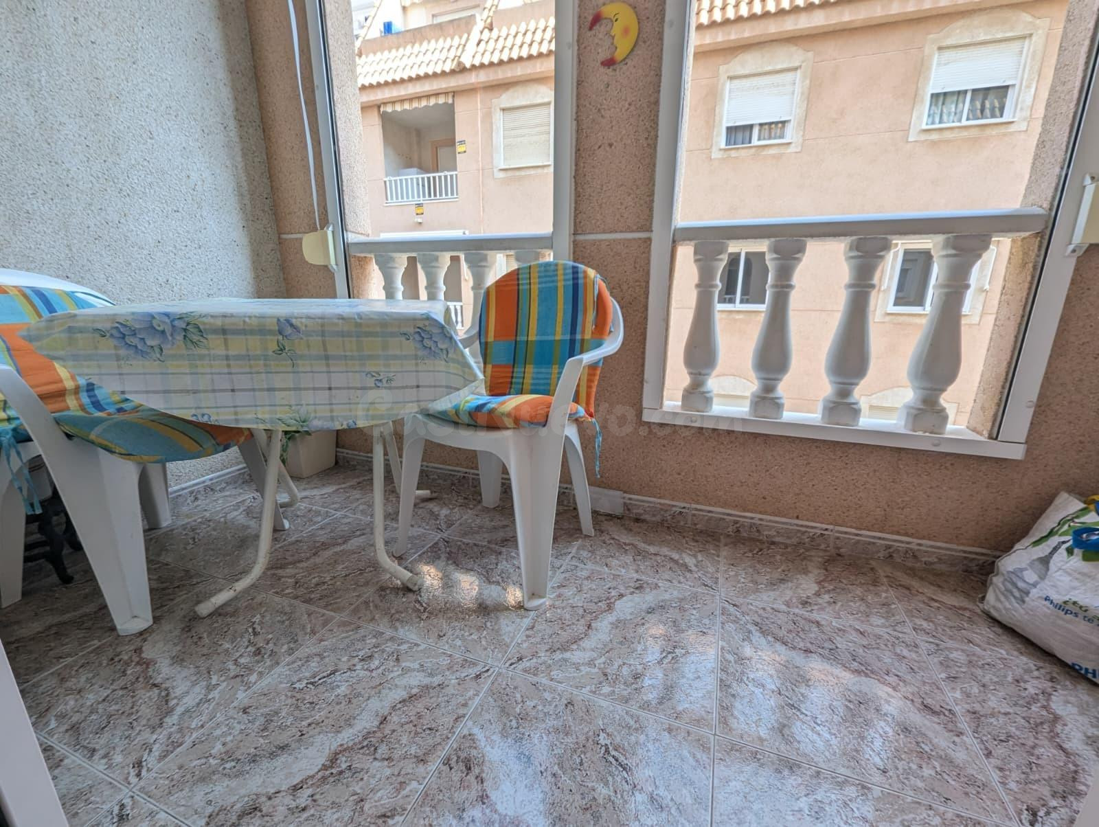 2 dormitorios + garaje, a 200 metros playa de los Naufragos - foto 3