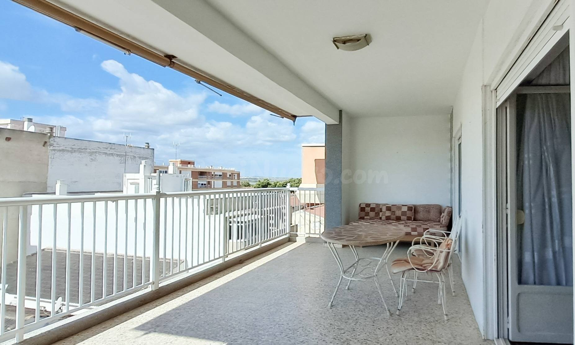 Luminoso apartamento con terraza y vistas al mar y la montañ - foto 4