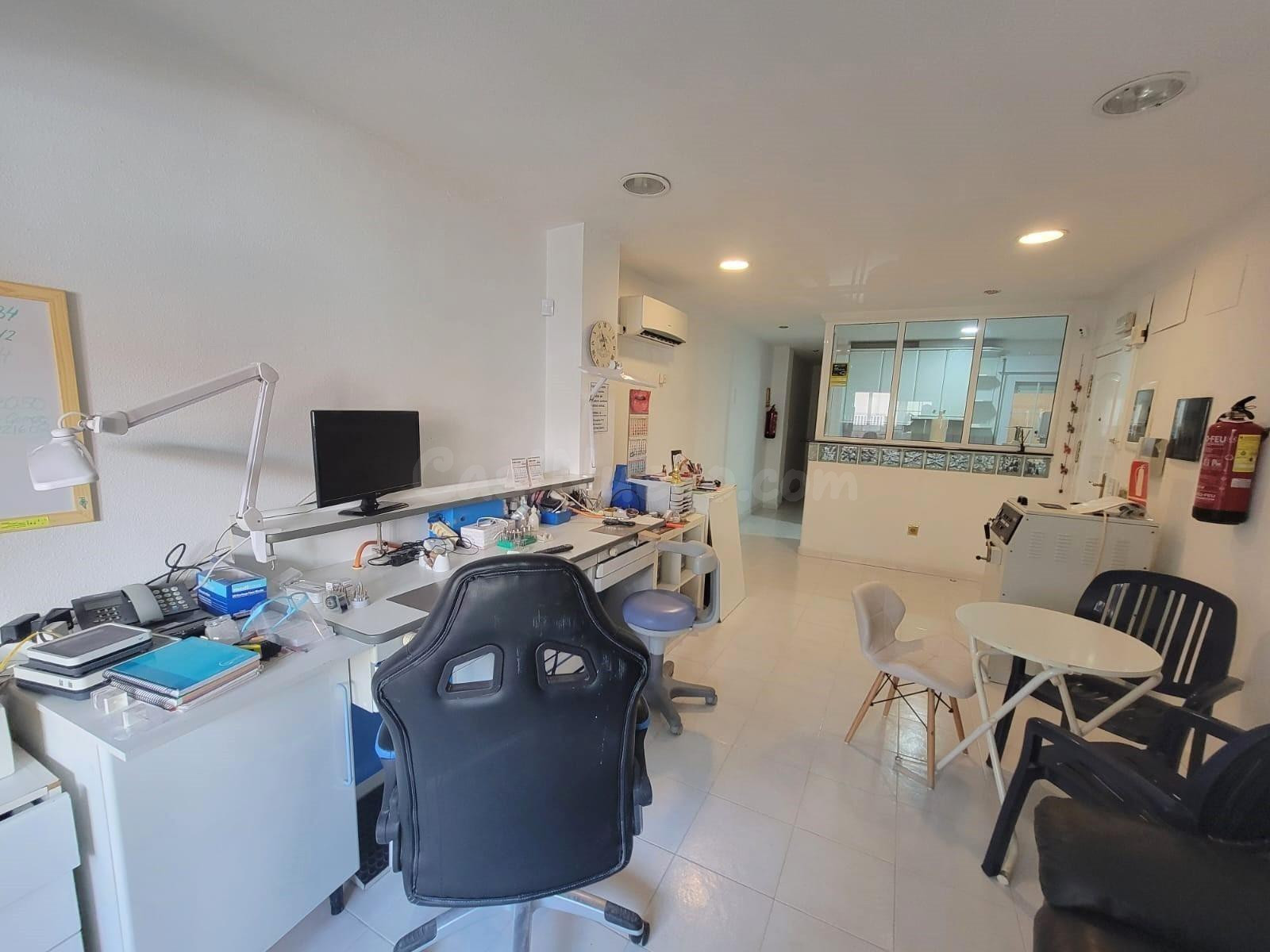 Apartamento con patio a 10 minutos de la Playa del Cura - foto 2