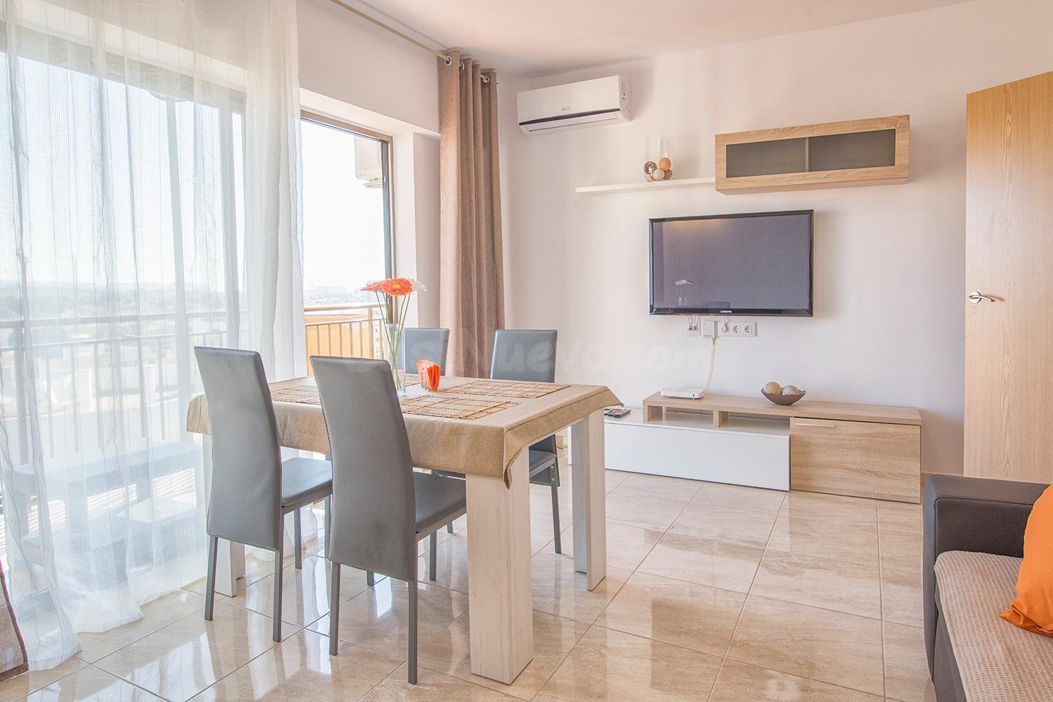 Apartamento Reformado en el Centro de Calpe con Vistas al Pe - foto 5