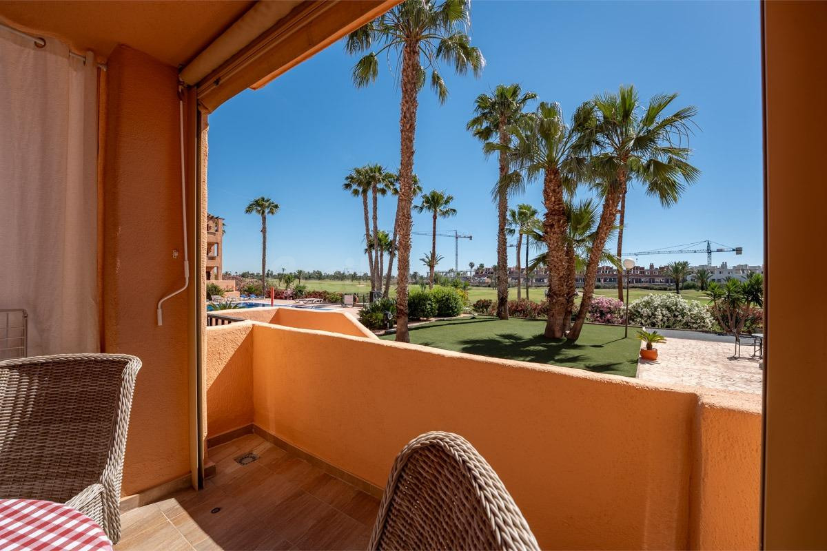 APARTAMENTO PRIMERA LINEA GOLF! - foto 2
