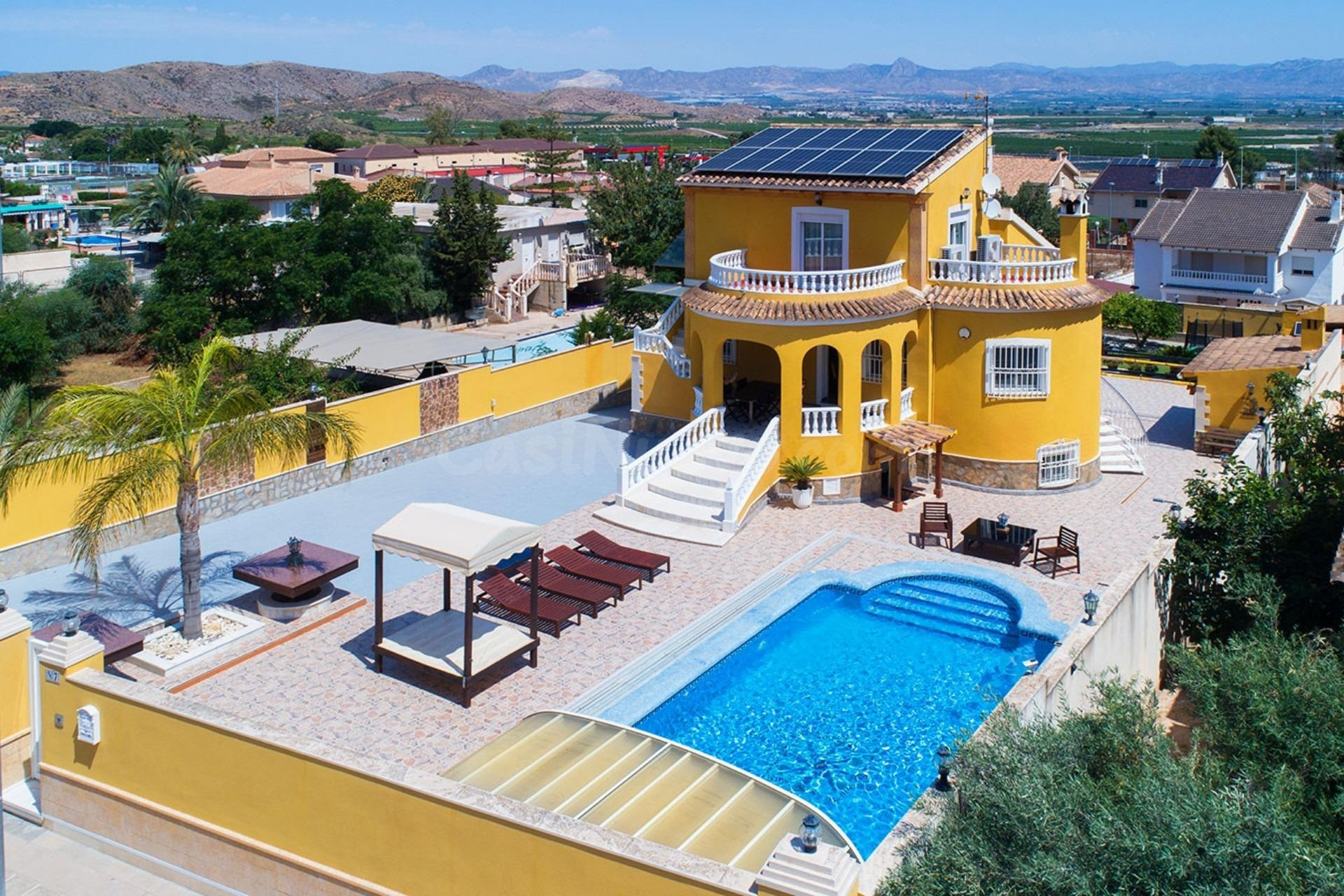 Exclusiva Villa con Dos Viviendas Independientes, Piscina Cl - foto 3