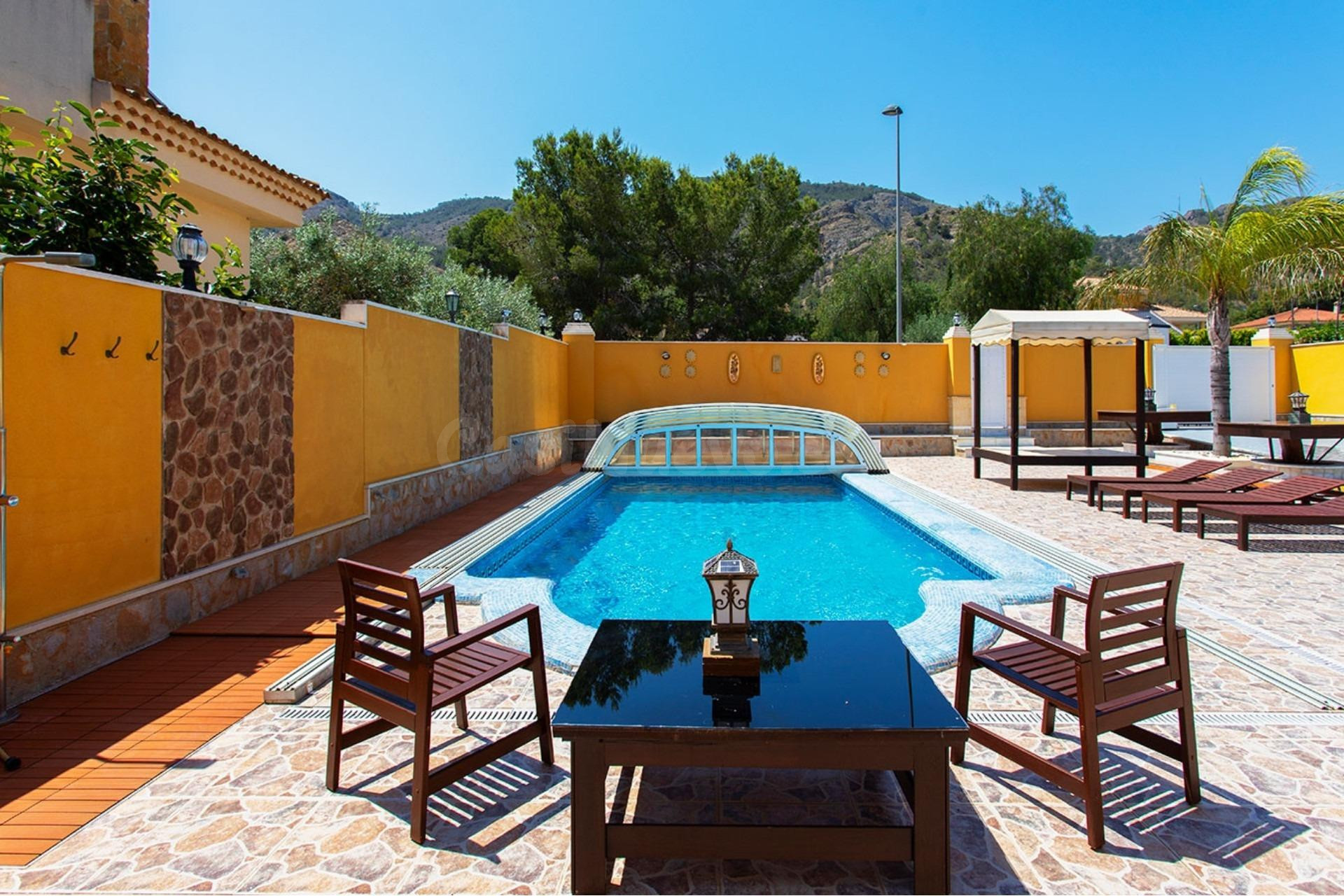 Exclusiva Villa con Dos Viviendas Independientes, Piscina Cl - foto 5