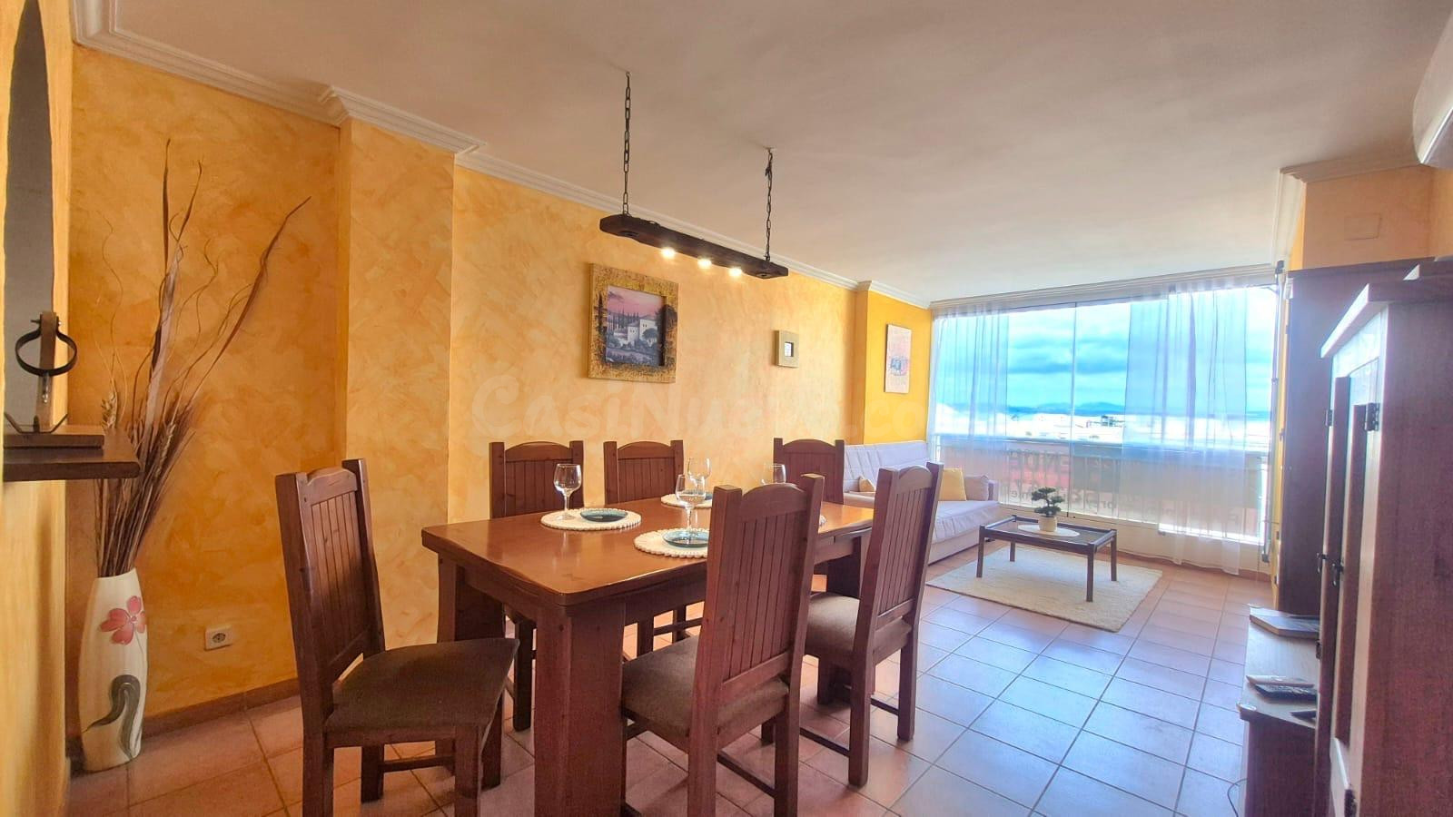 Apartamento reformado al lado de la playa con piscina - foto 4