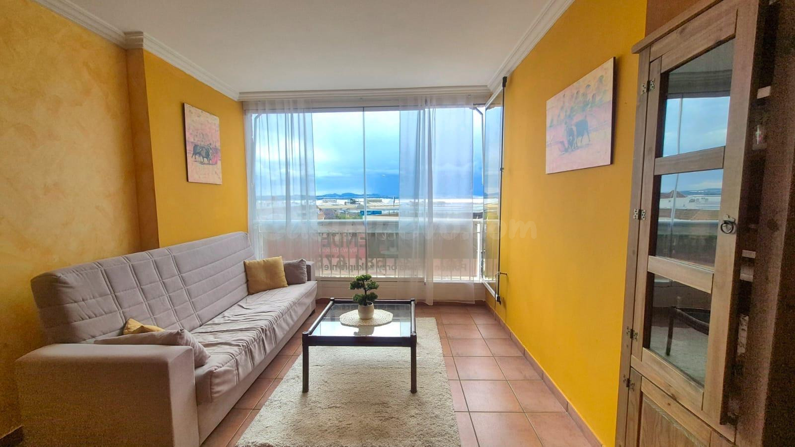 Apartamento reformado al lado de la playa con piscina - foto 5