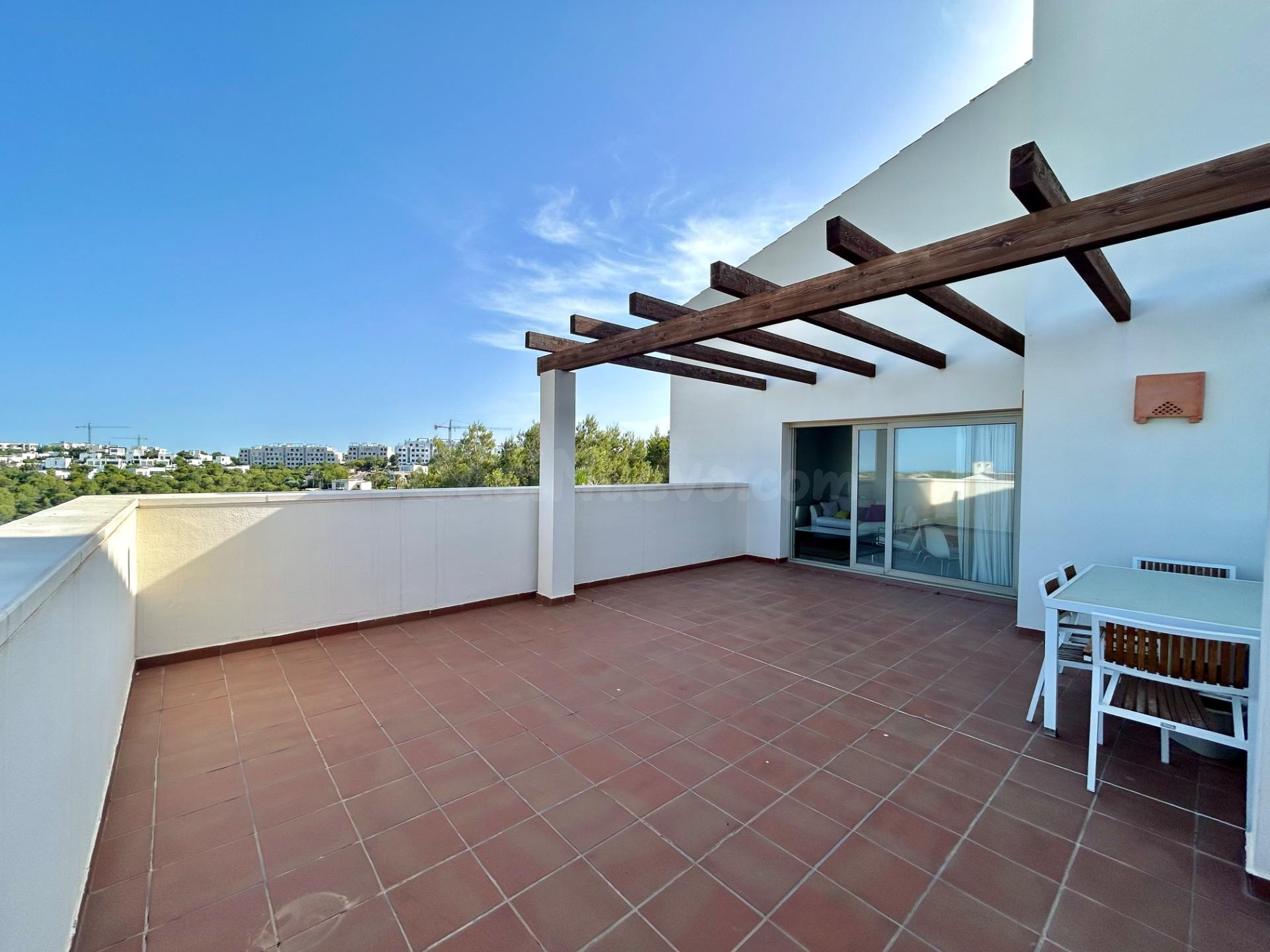 Ático a la venta  con Las Colinas Golf