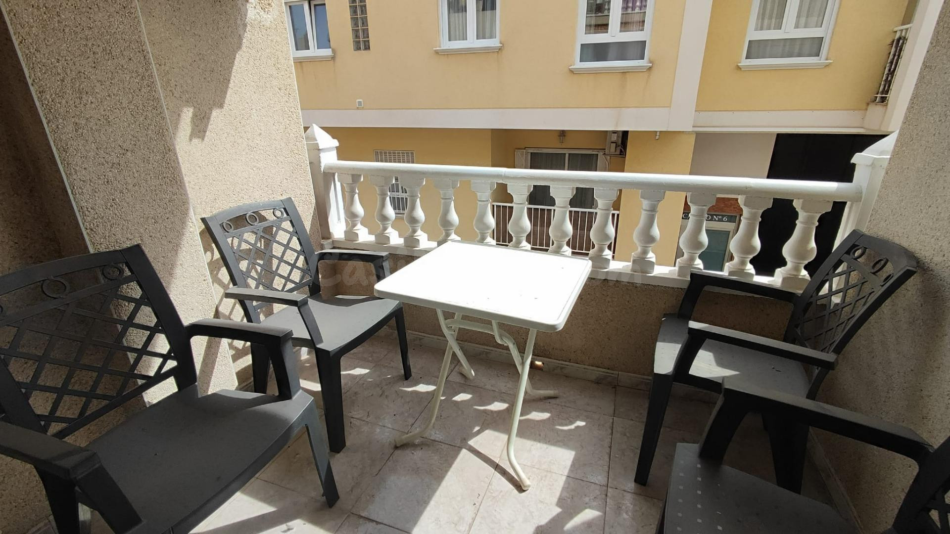 APARTAMENTO DE 2 DORMITORIOS 1 BAÑO EN TORREVIEJA (PLAYA DEL - foto 2