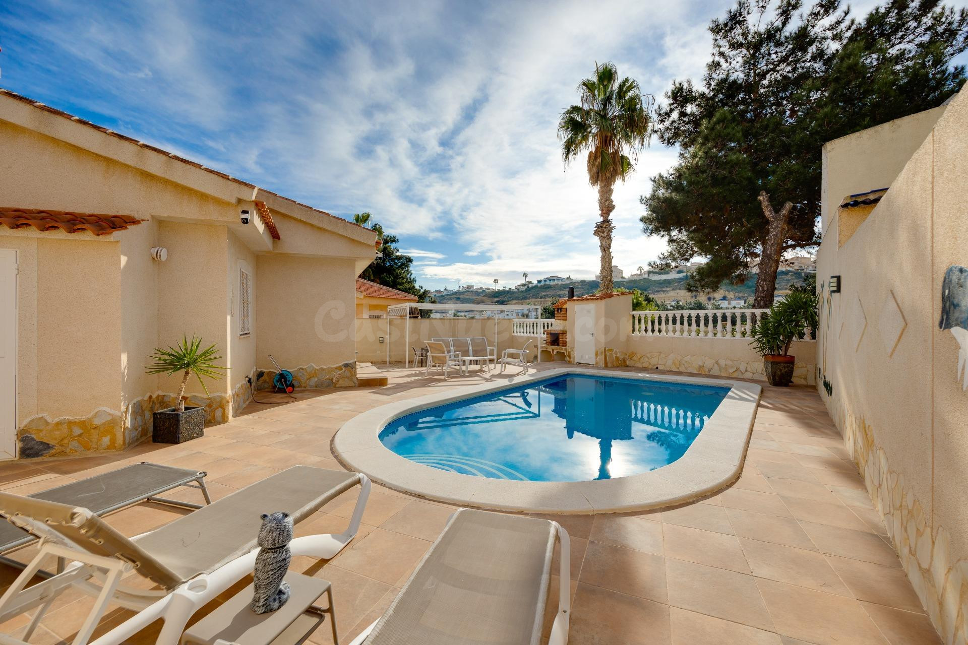 MAGNIFICO CHALET INDEPENDIENTE CON PISCINA PRIVADA Y VISTAS  - foto 3