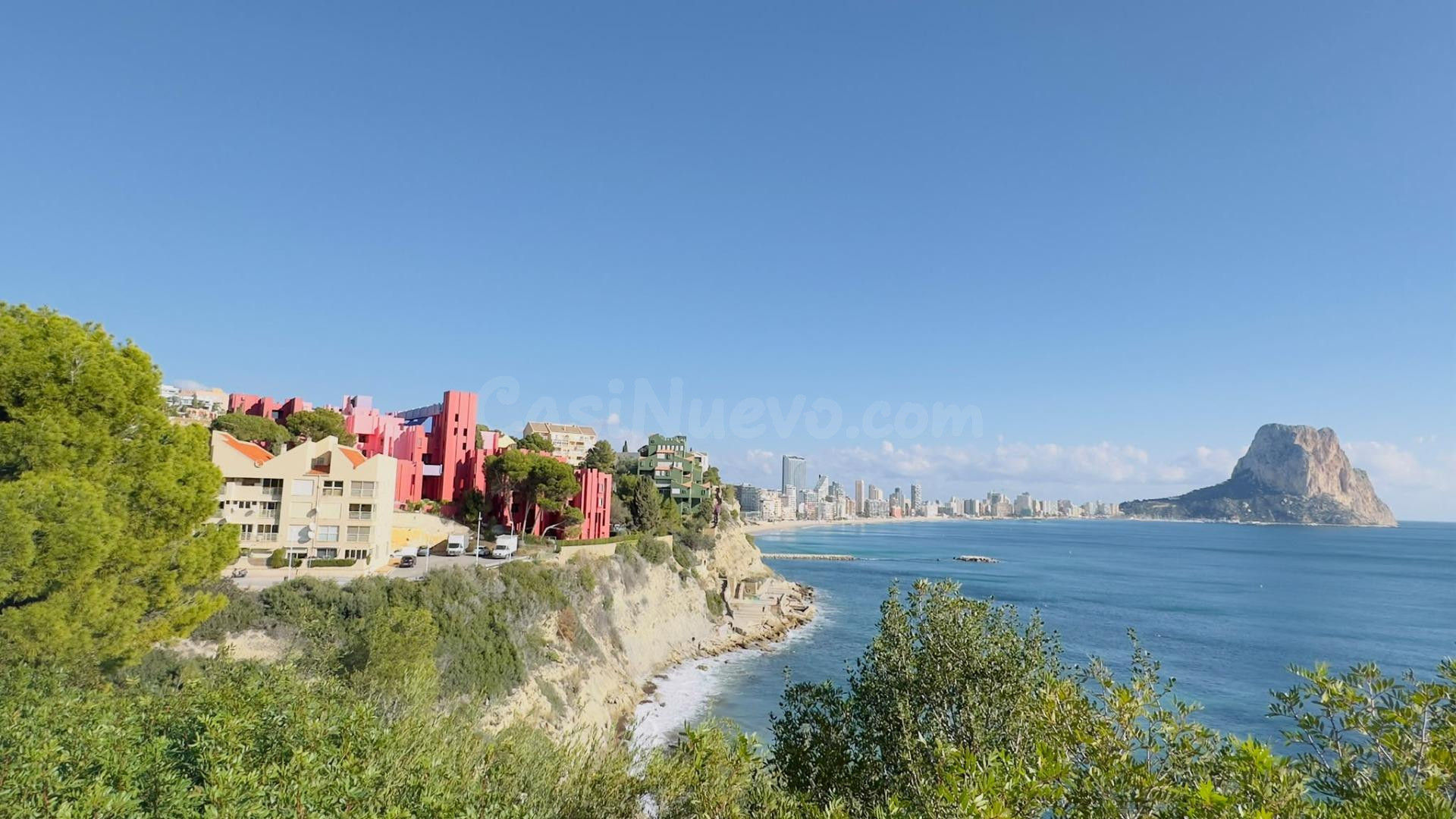 ACOGEDOR Y PRECIOSO APARTAMENTO EN UBICACIÓN IDEAL FRENTE AL