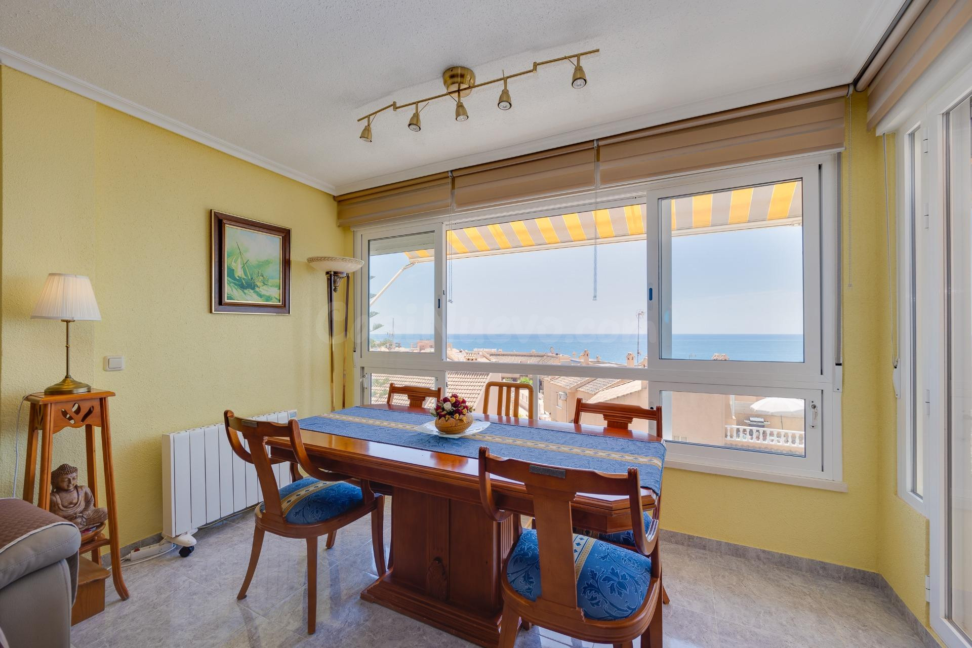 ÁTICO A PIE DE PLAYA CON VISTAS DESPEJADAS Y PISCINA COMUNIT - foto 5