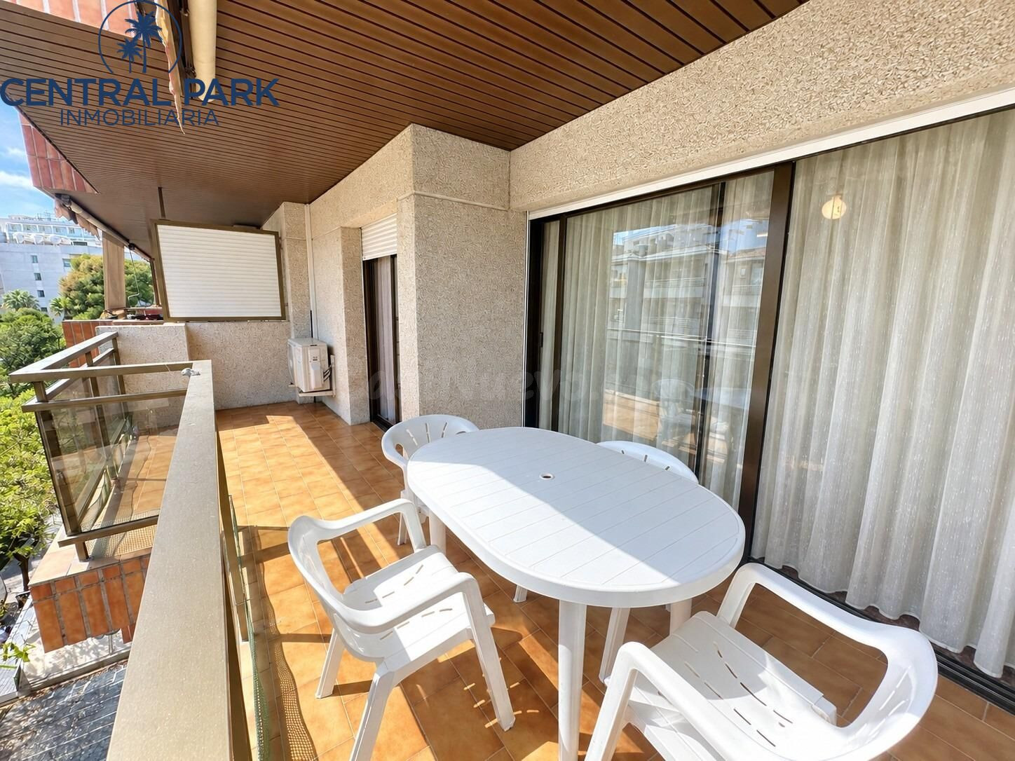Apartamento en centro junto Playa Capellans y Levante - foto 2